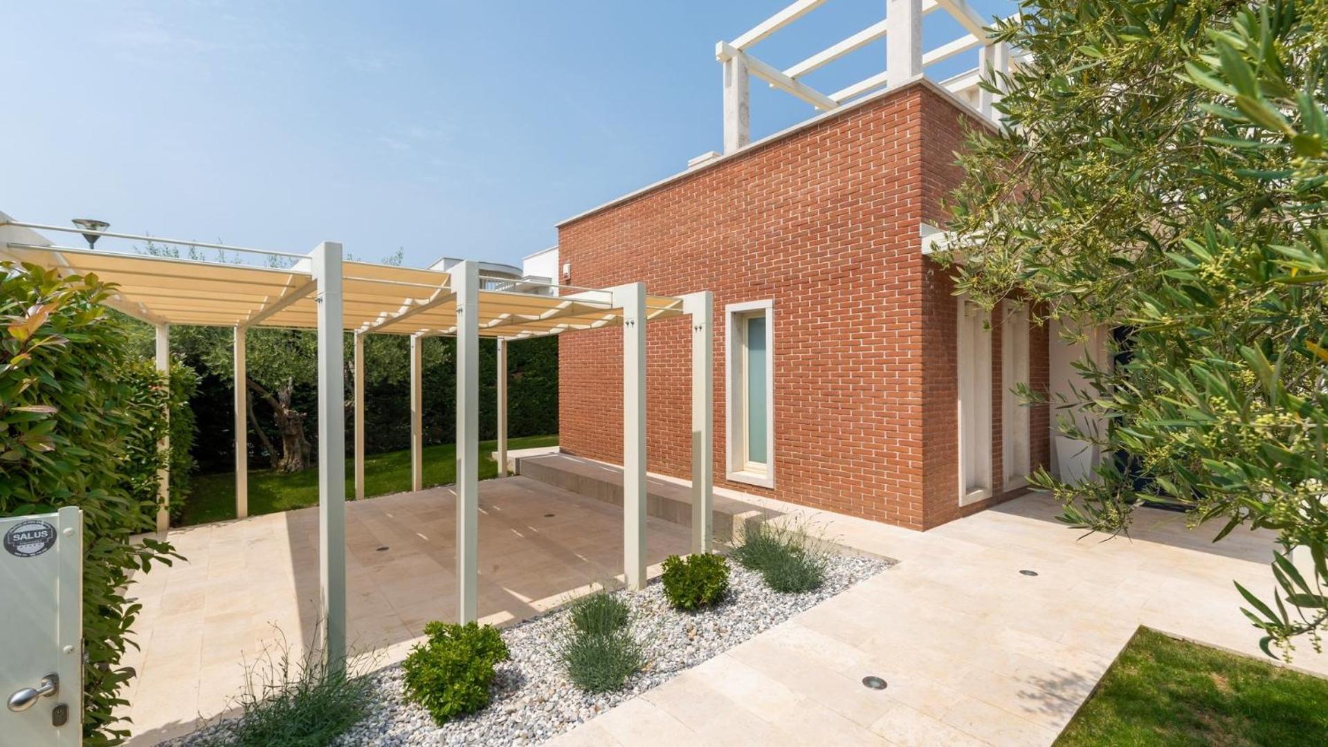 Hotel Villa Rafaelle - Image 1