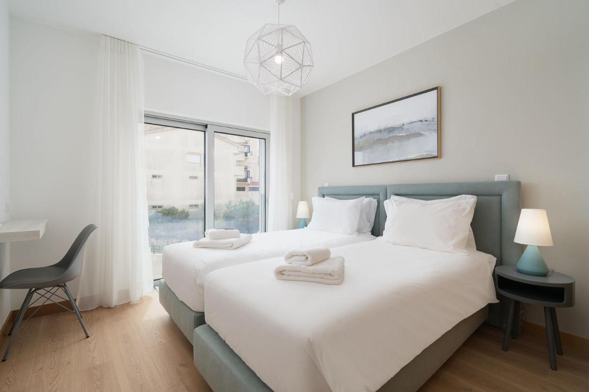 Sea Breeze - Deluxe apartment view 3