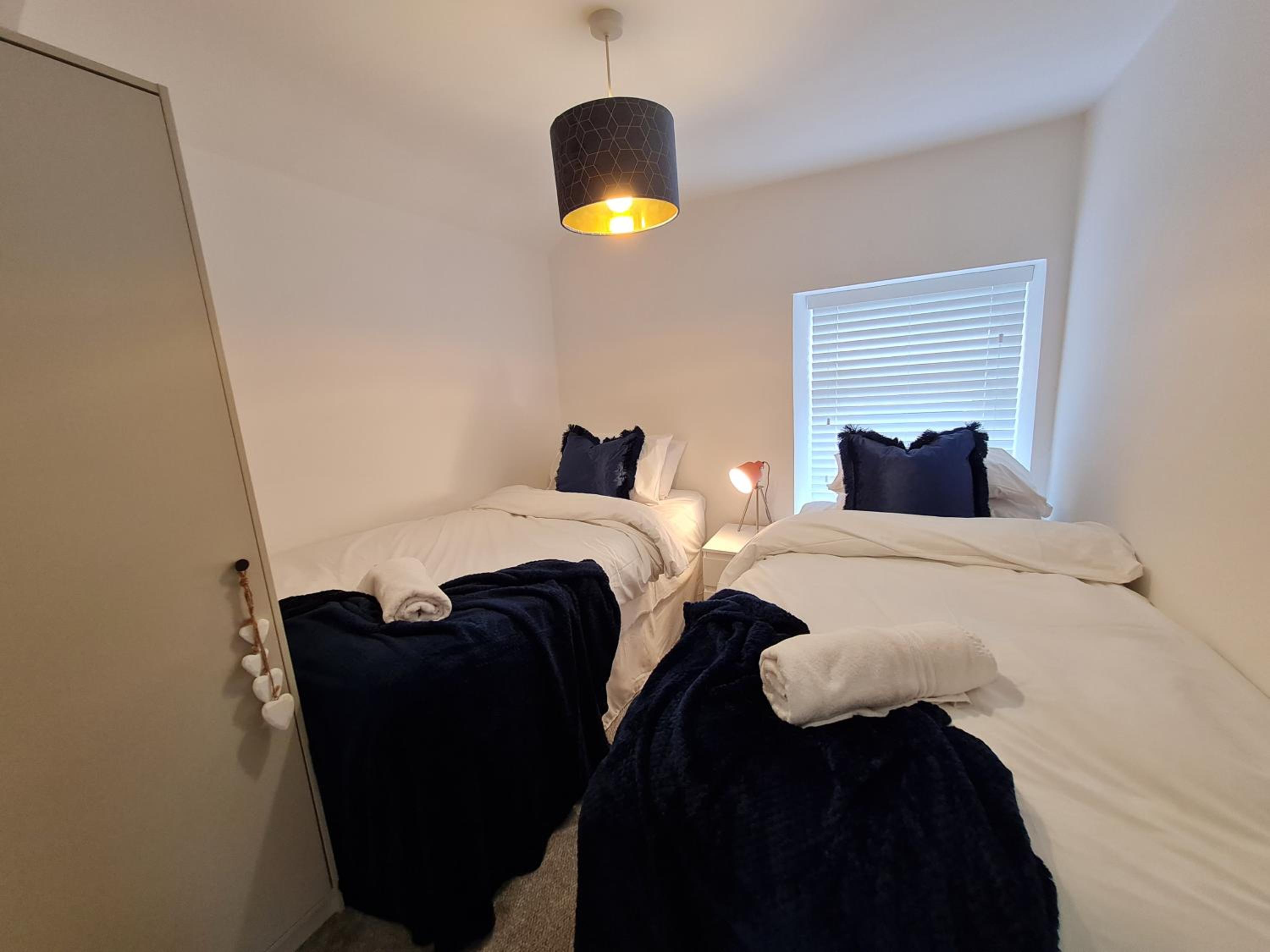 Perfect Location 3 Bed Serviced apartment with Bike Storage for BPW. Close to Brecon Beacons view 3