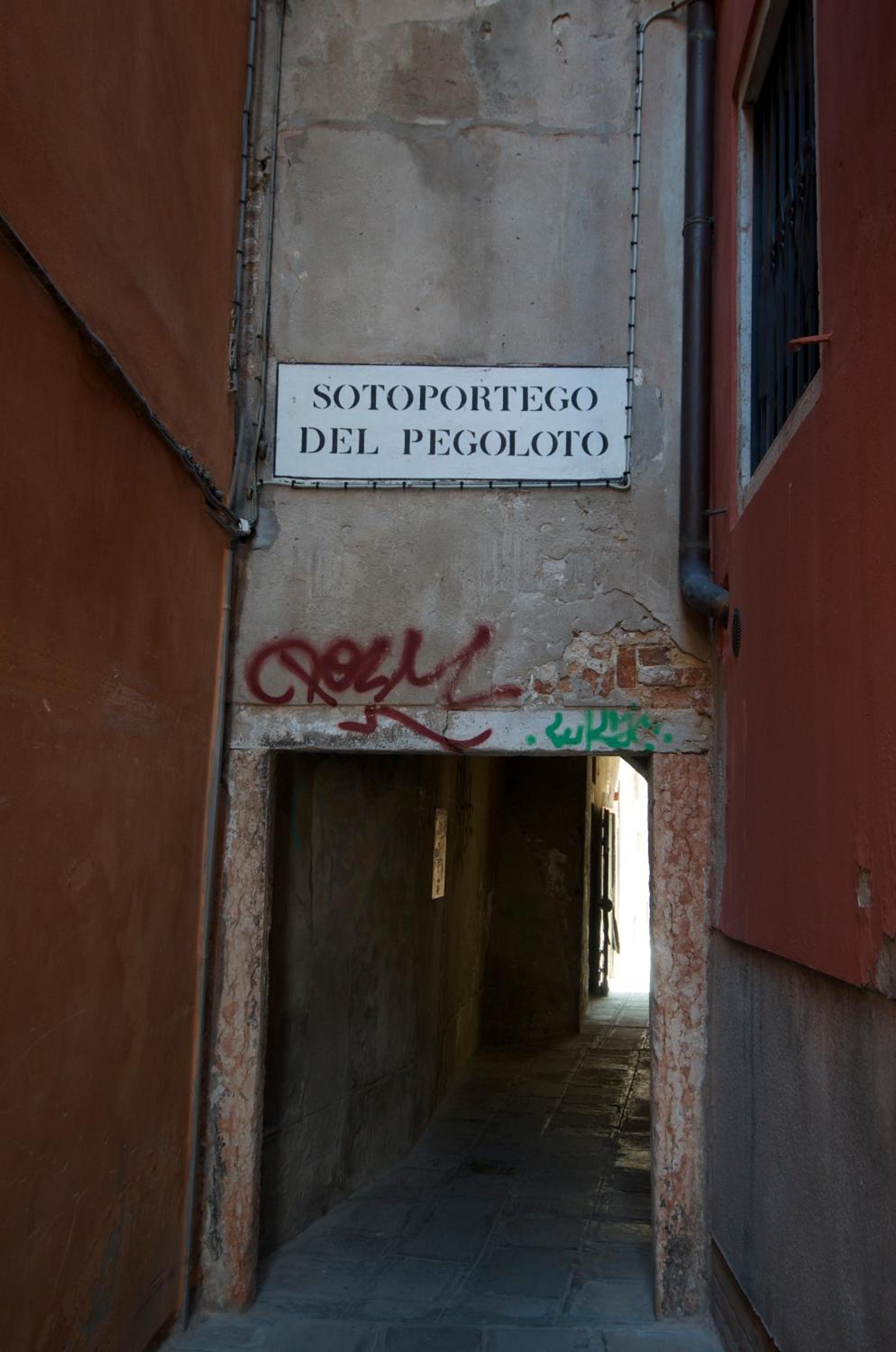 Al Portico Guest House