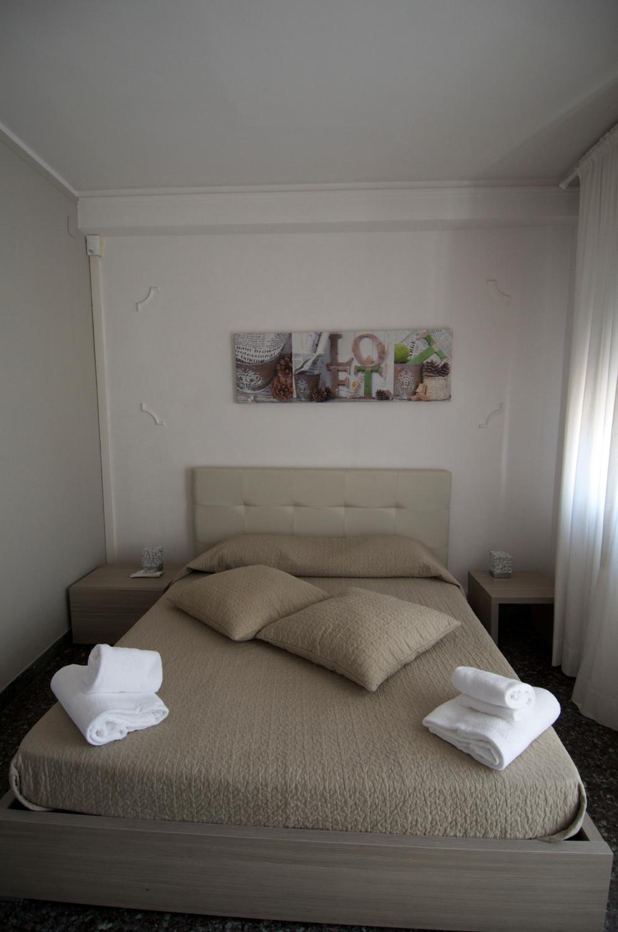 Al Portico Guest House