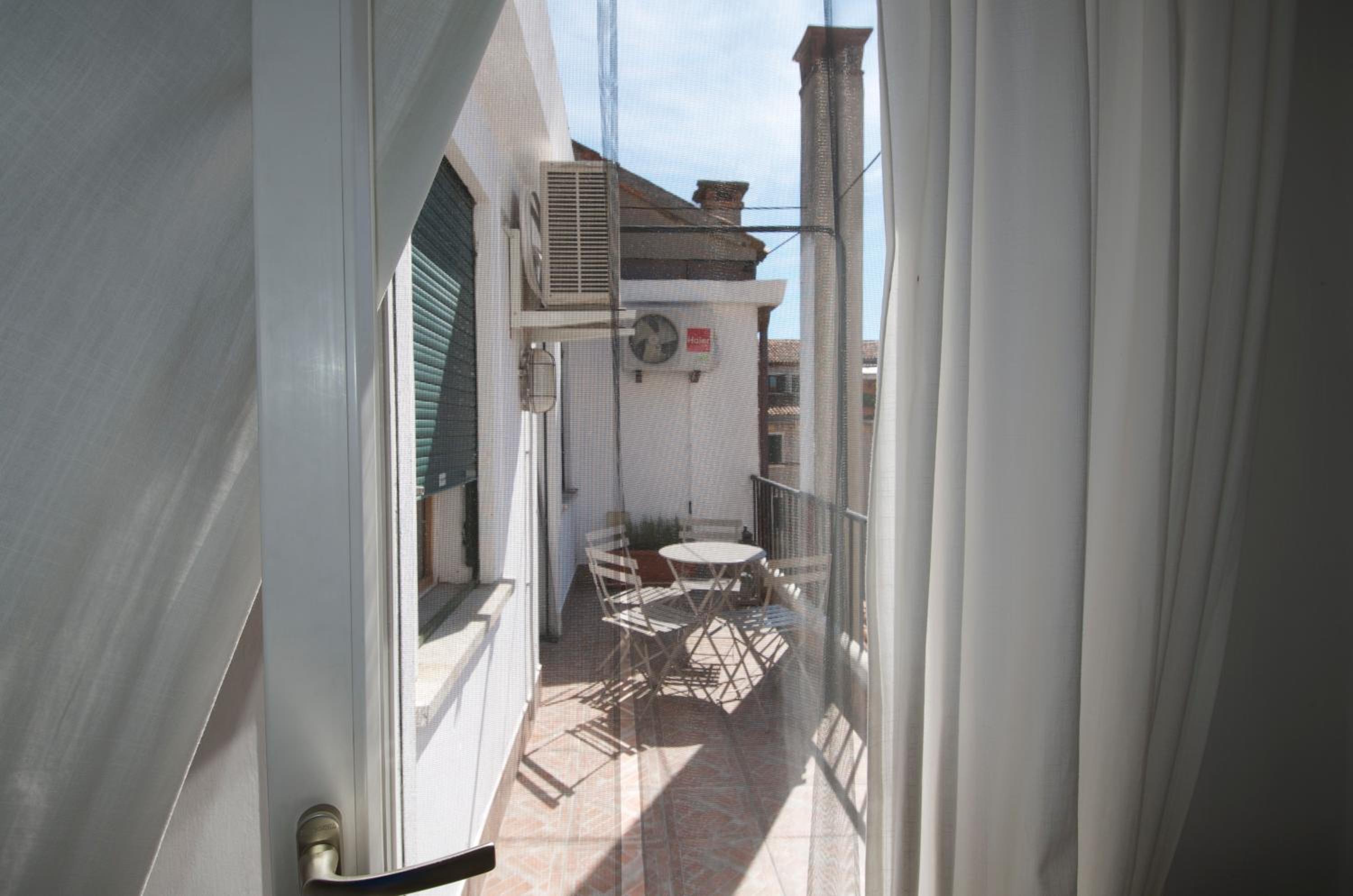 Al Portico Guest House