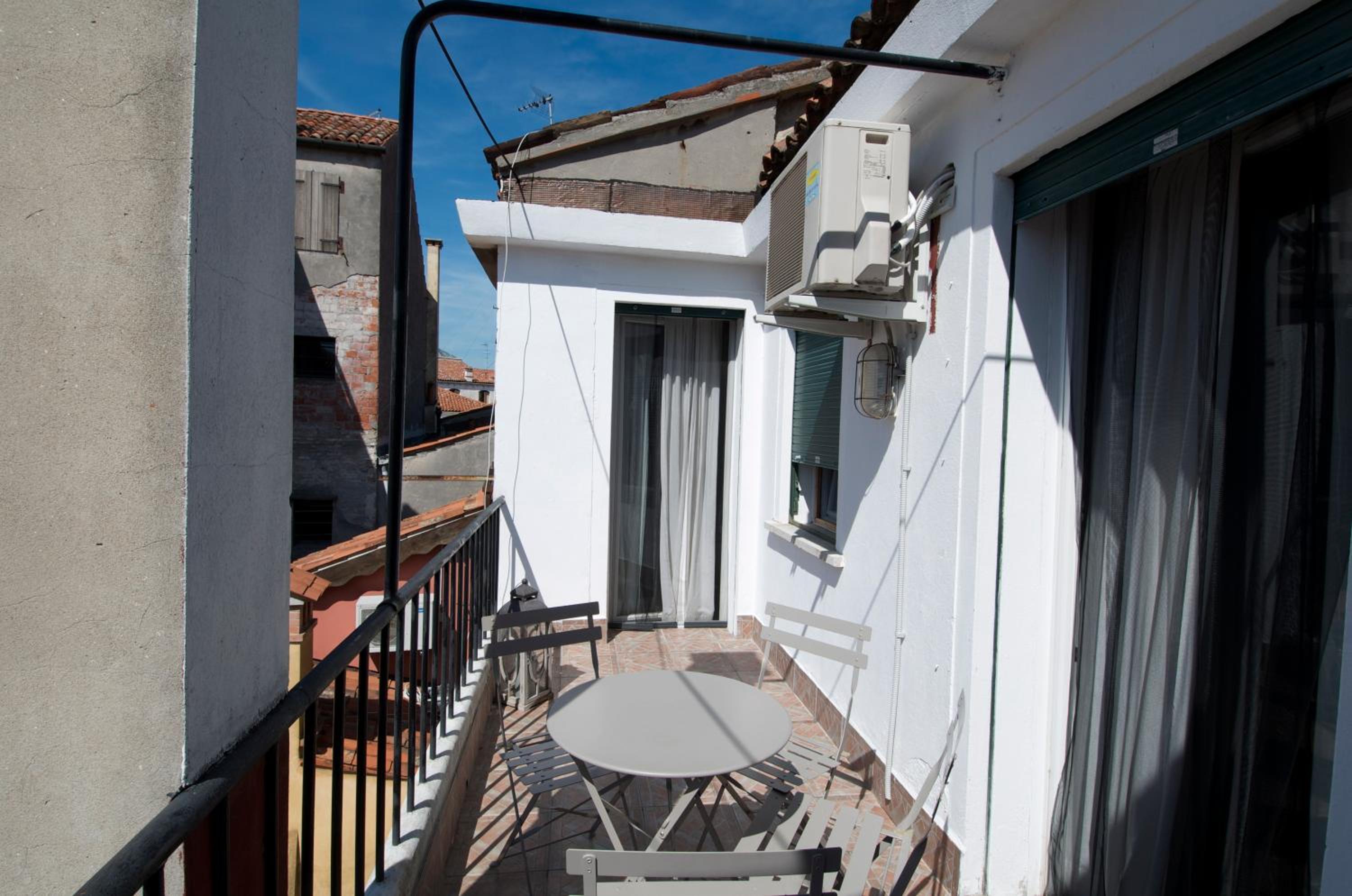 Al Portico Guest House