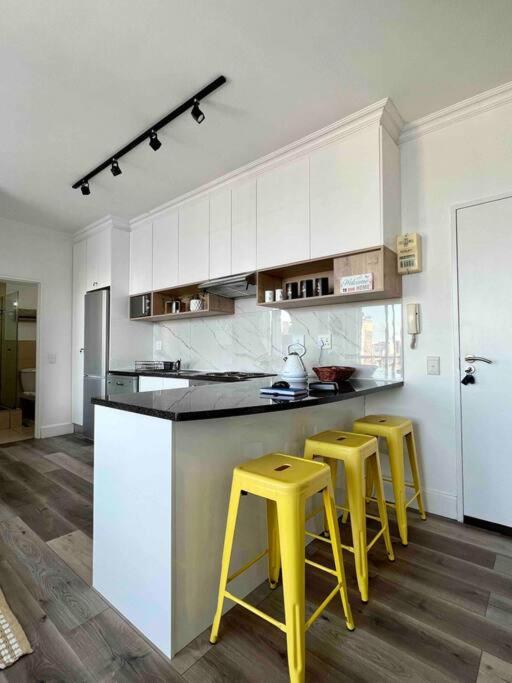 Modern, trendy and comfortable 2 bedroom apartment in Cape Town view 4