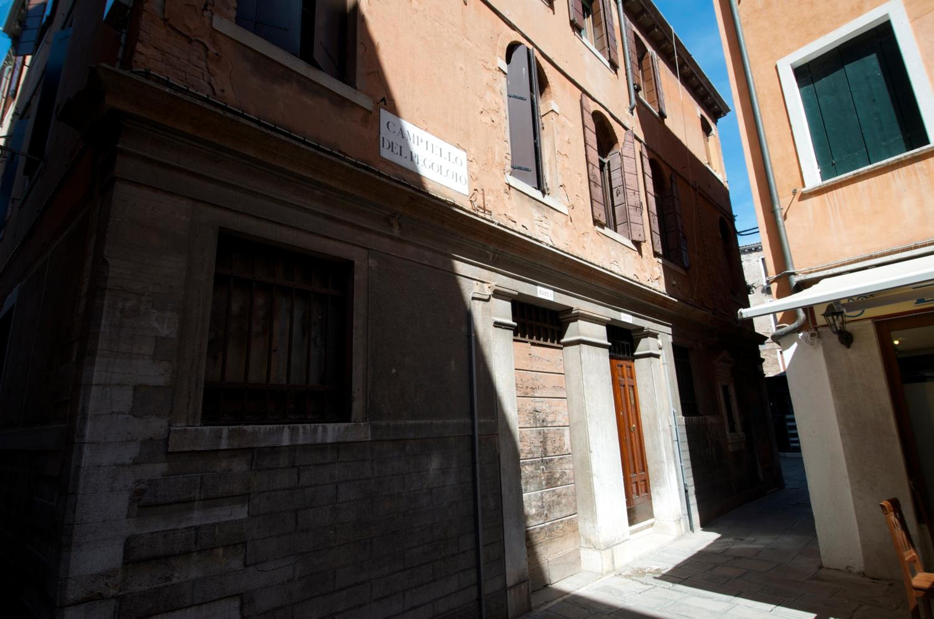 Al Portico Guest House