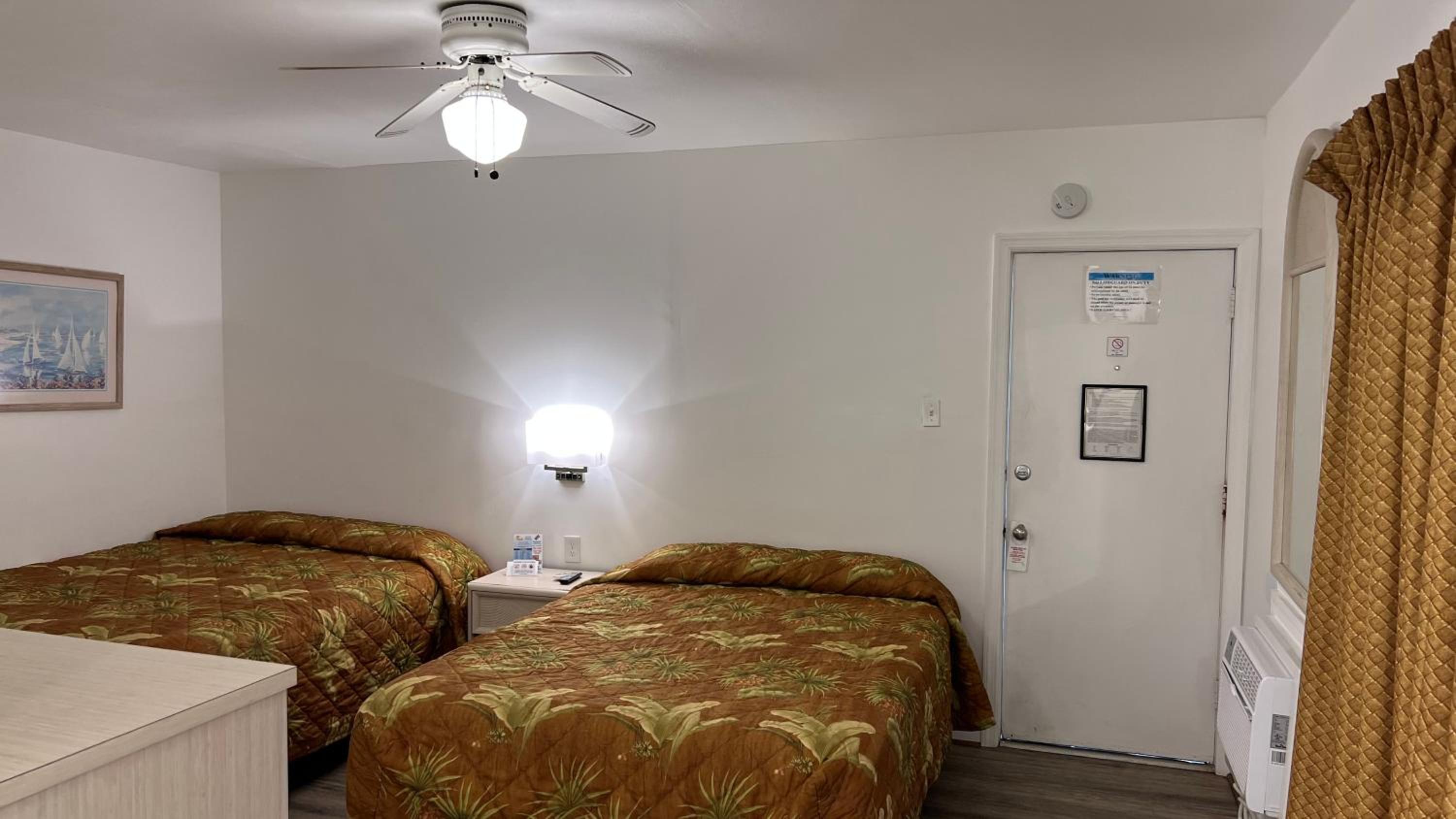 Riviera Resort & Suites