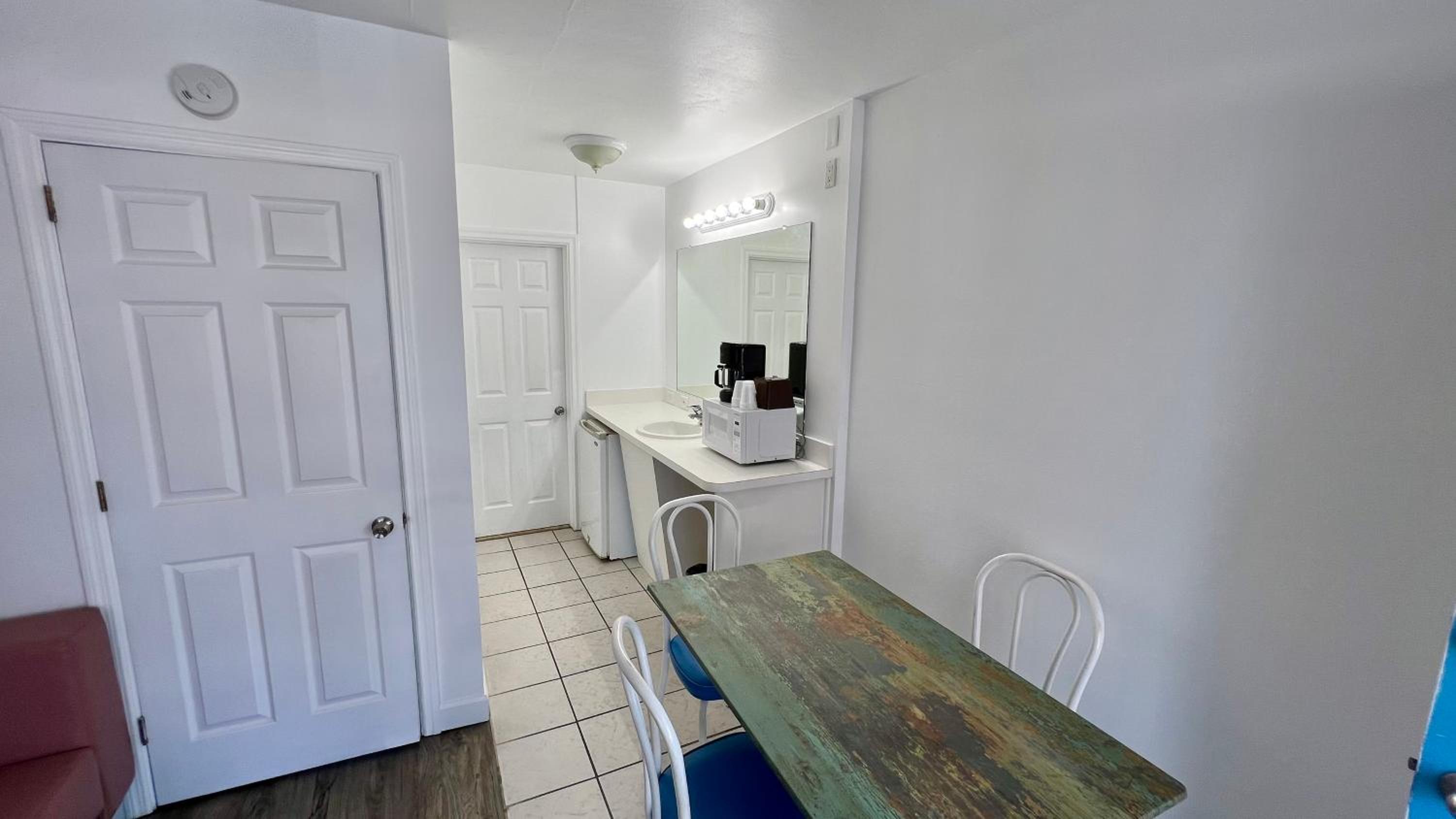Riviera Resort & Suites