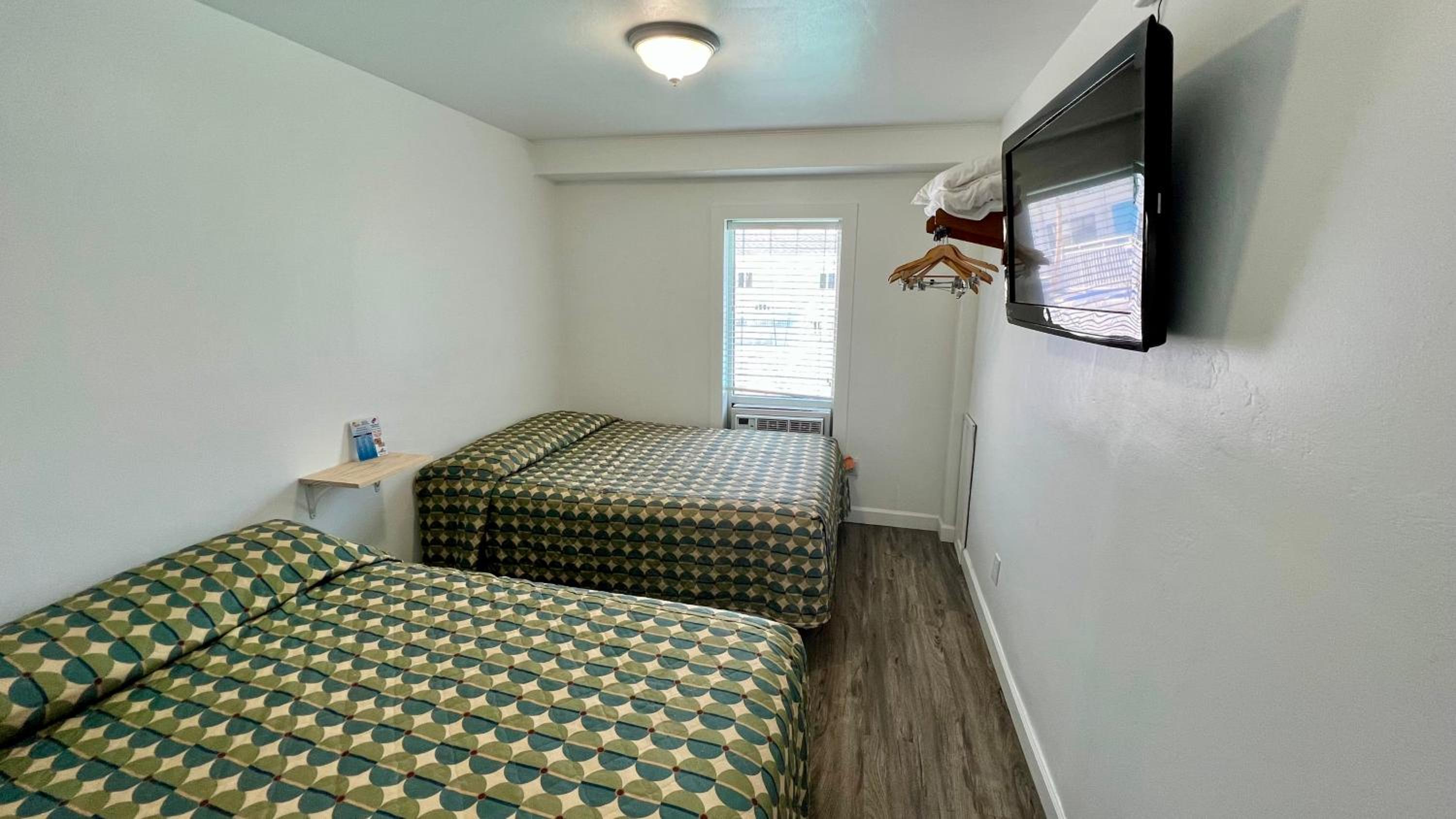 Riviera Resort & Suites