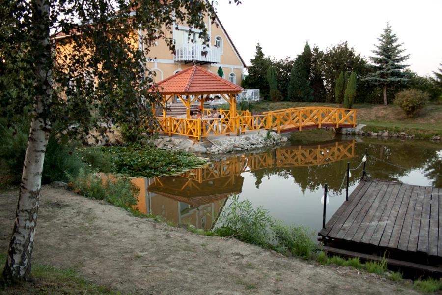 Photo 36