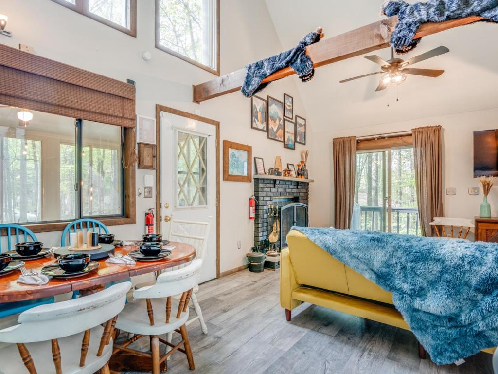 Elmwood Elmwood Escape A Cozy Retreat at The Hideout