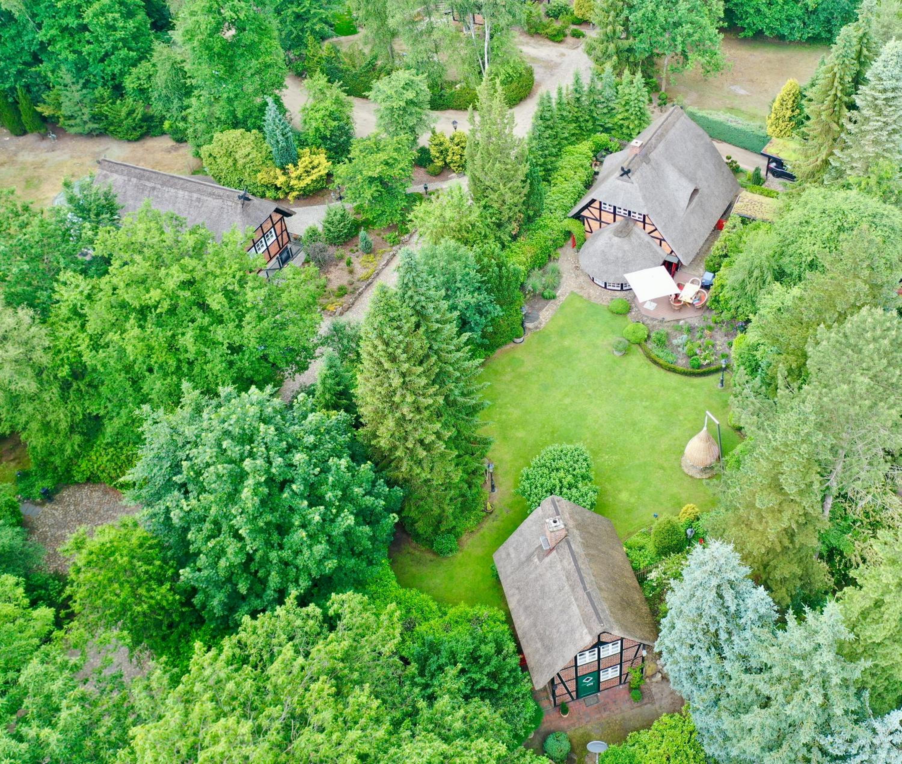 Ferienhaus unter Reet im Heidedorf Sankt Dionys bei Lüneburg