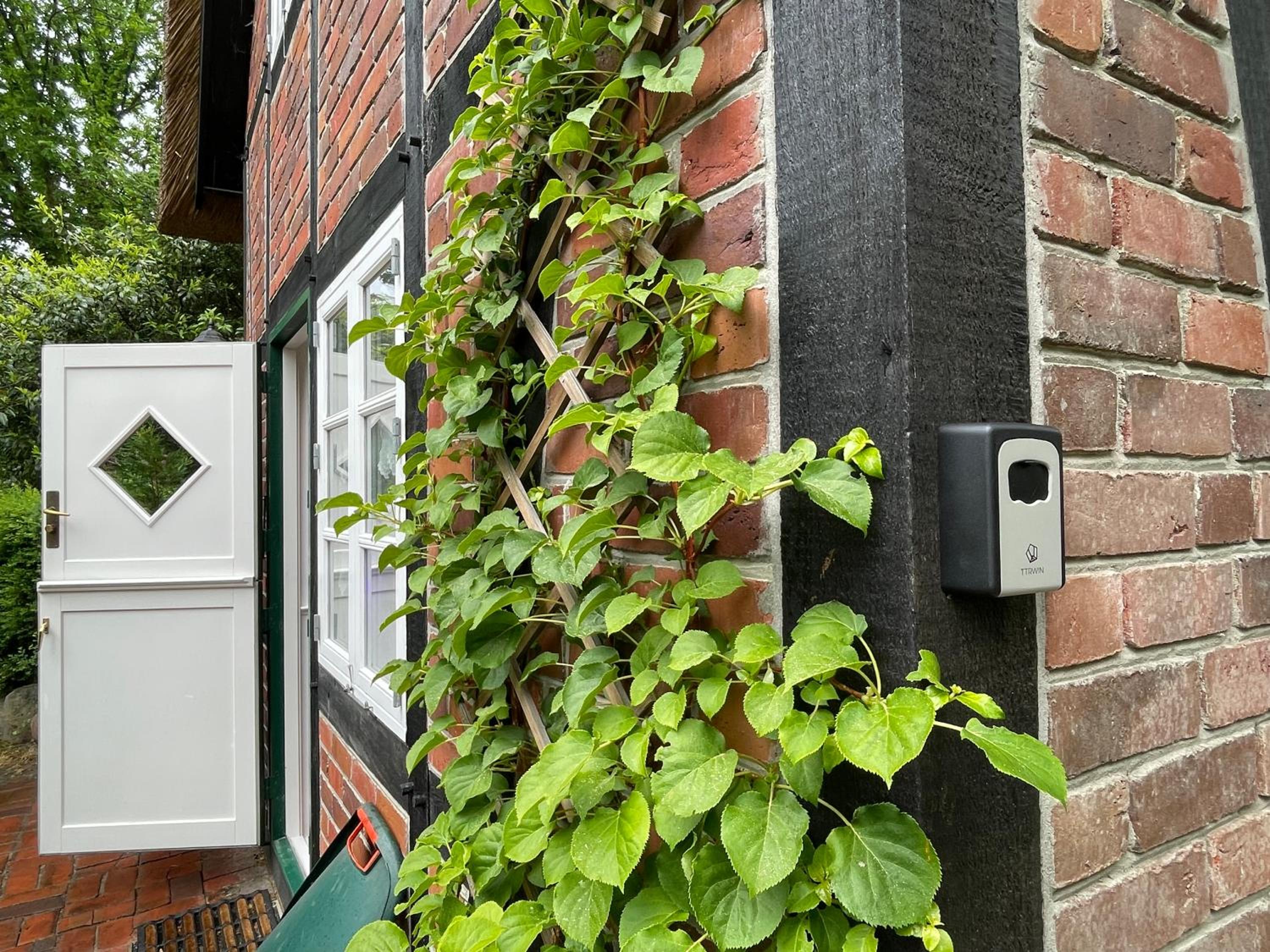 Ferienhaus unter Reet im Heidedorf Sankt Dionys bei Lüneburg