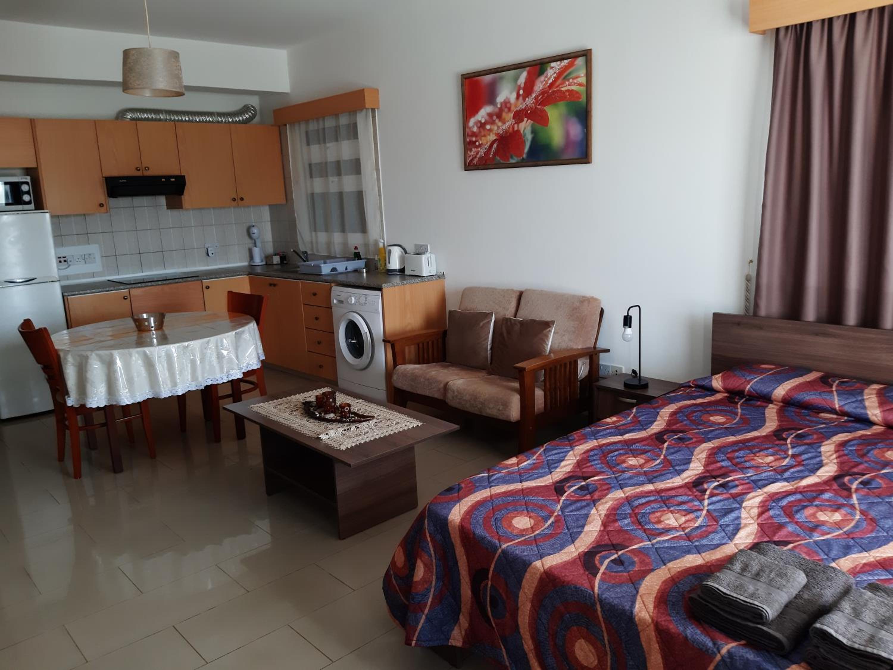 Pari's Holiday apartments-Paphos