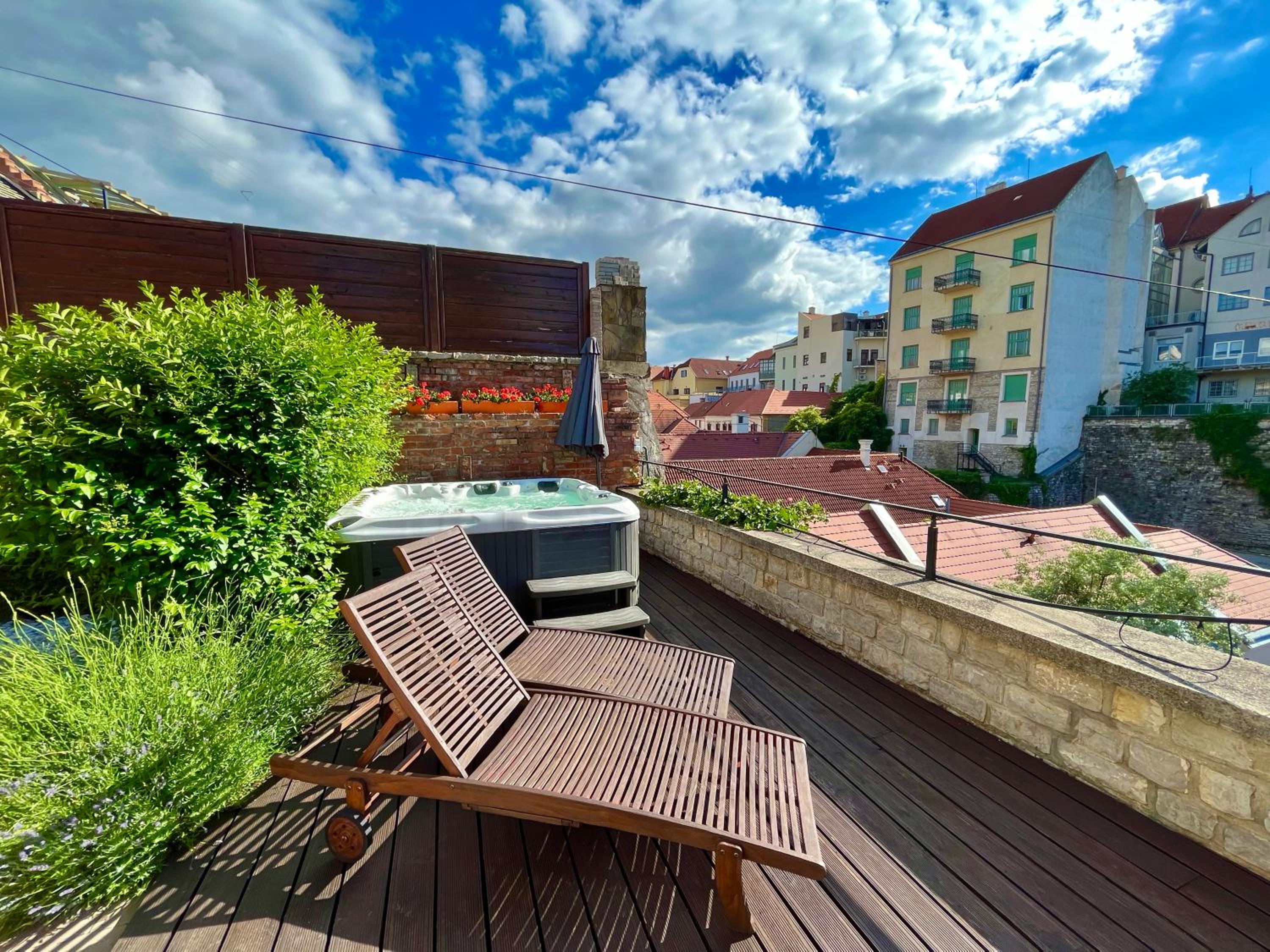 Terrace Apartman Prémium Belváros Jacuzzival view 5