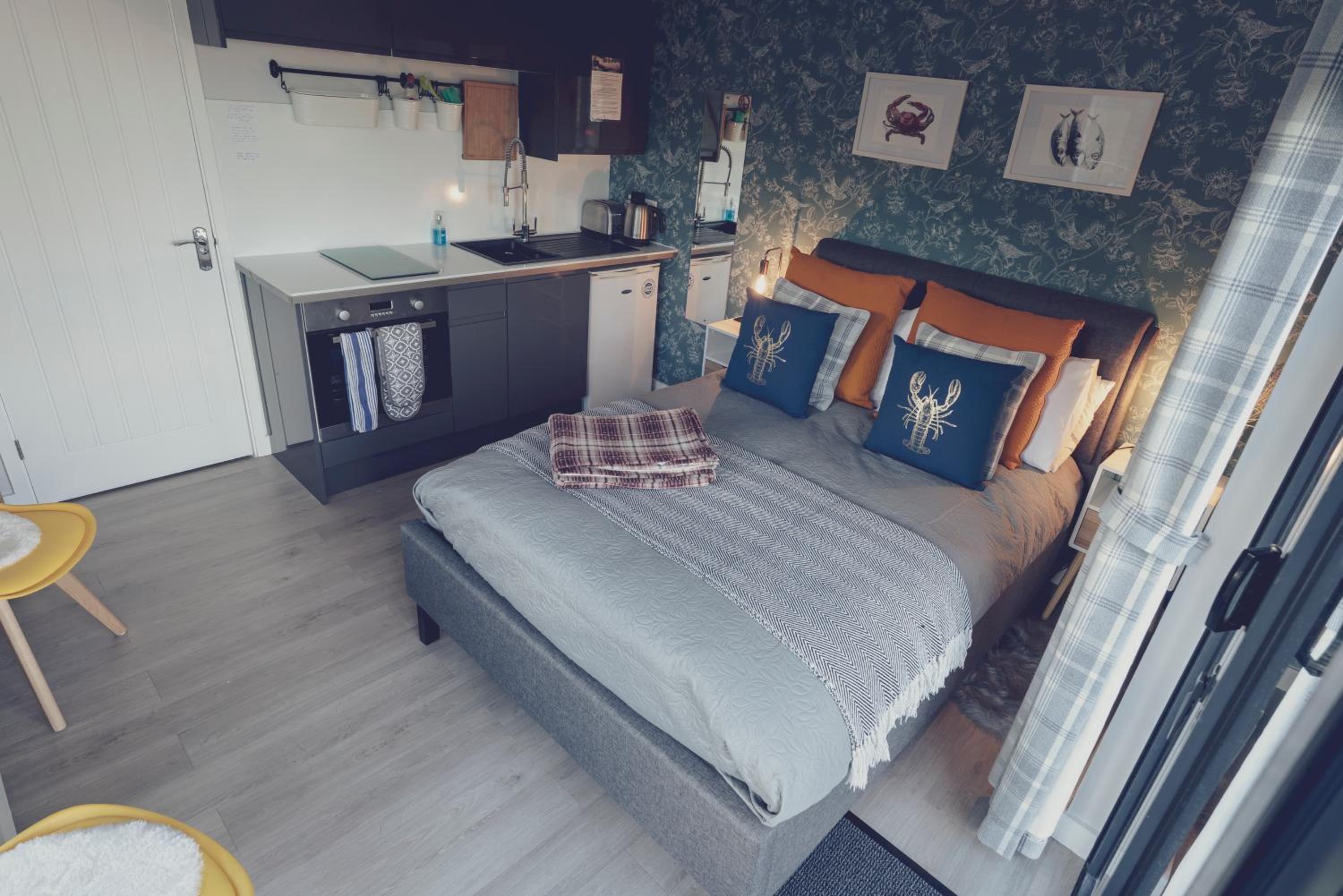 Escape Pod in Devon, 5 mins from beach + parking view 2