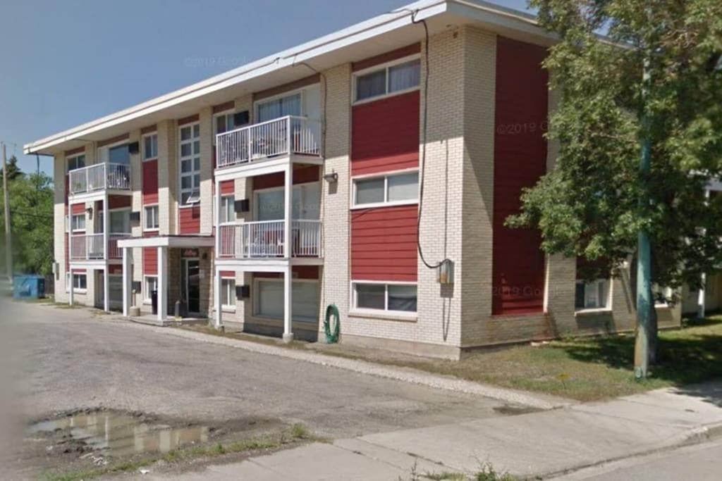 Chris Cozy Condo Lebay Regina view 3