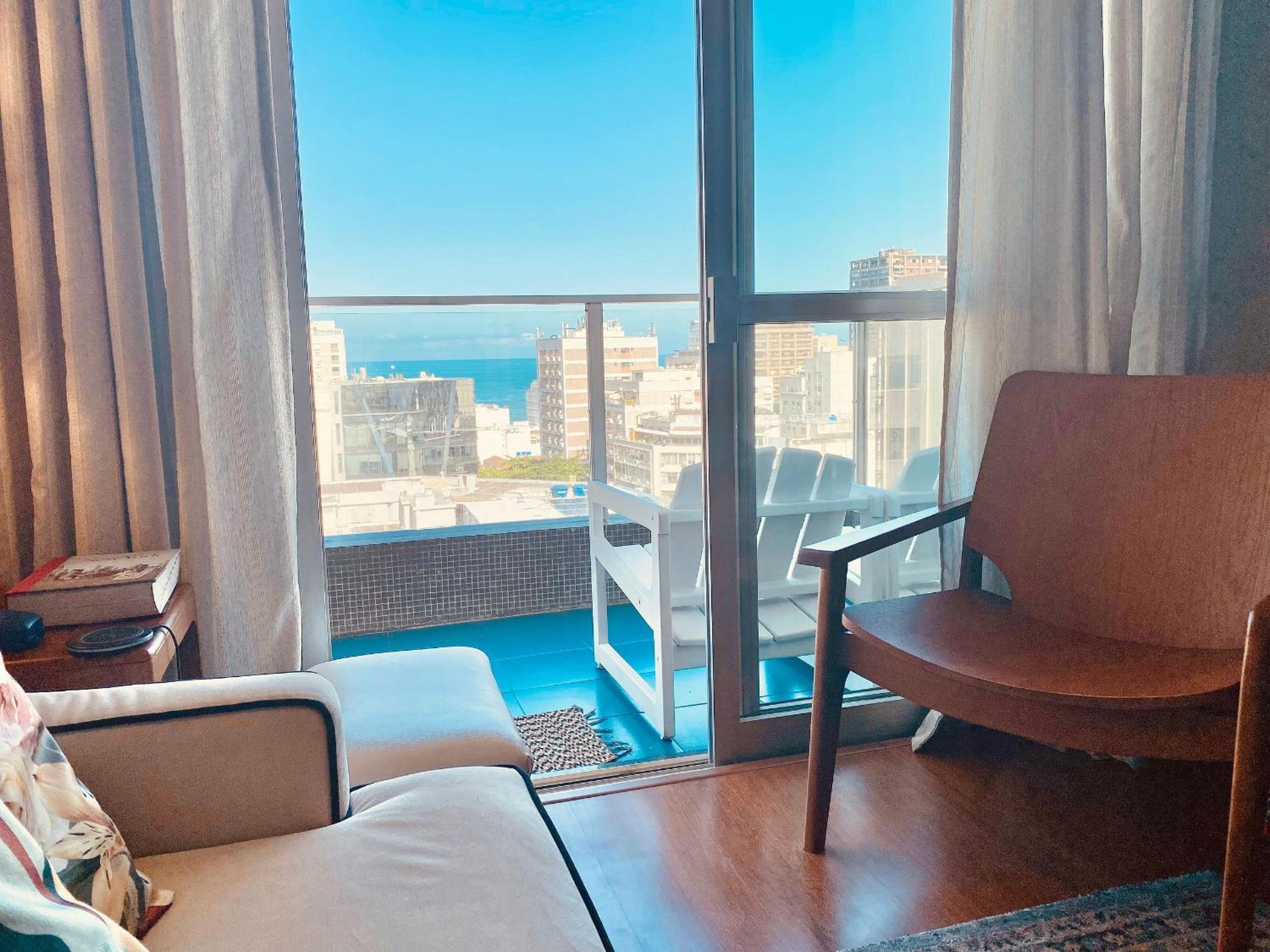 Leblon Flat Service 2 Bedrooms Sea View