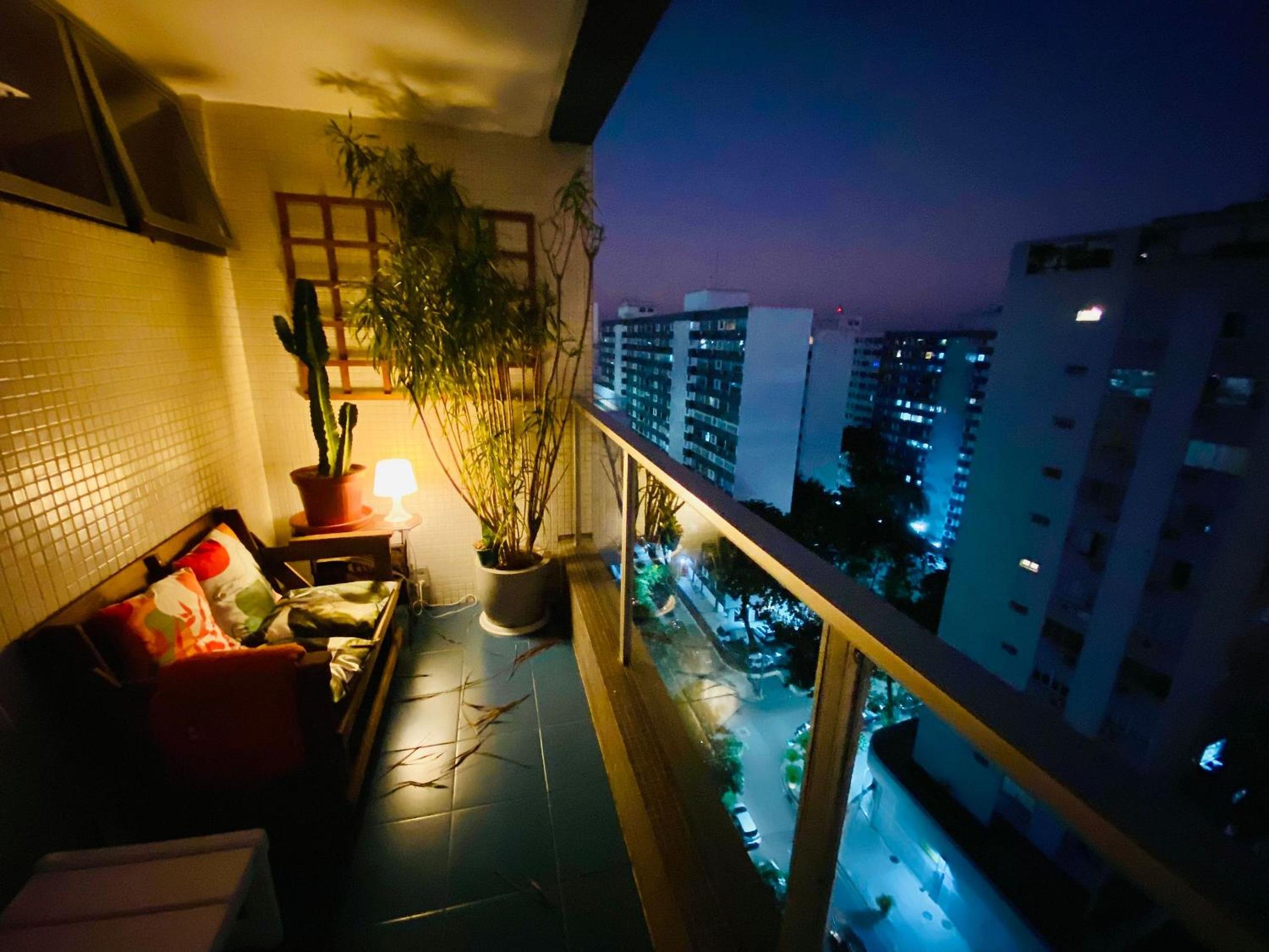 Leblon Flat Service 2 Bedrooms Sea View