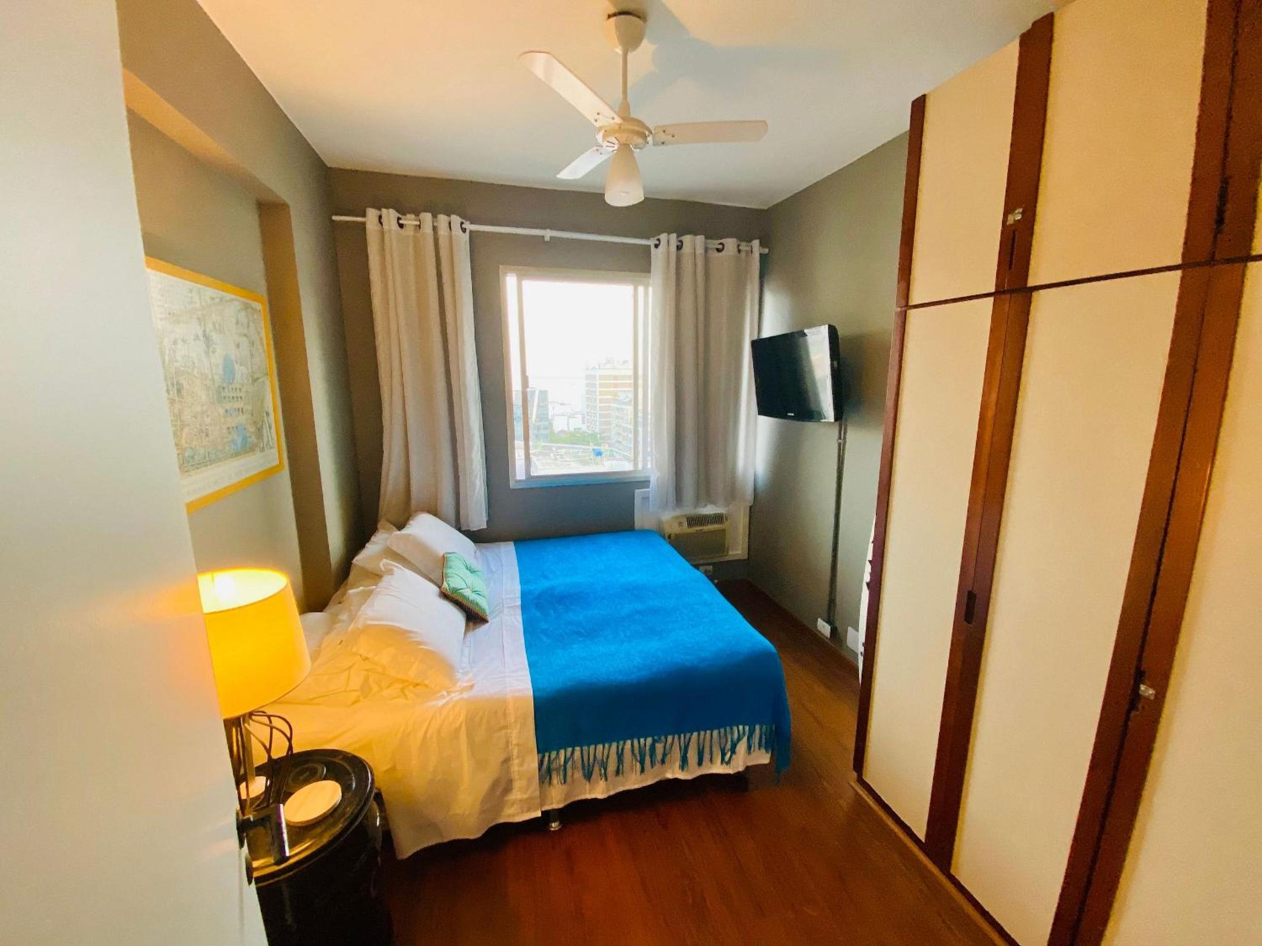 Leblon Flat Service 2 Bedrooms Sea View