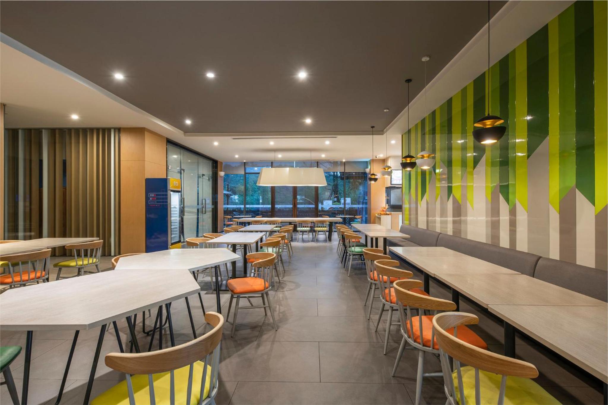 Holiday Inn Express Emei Mountain by IHG