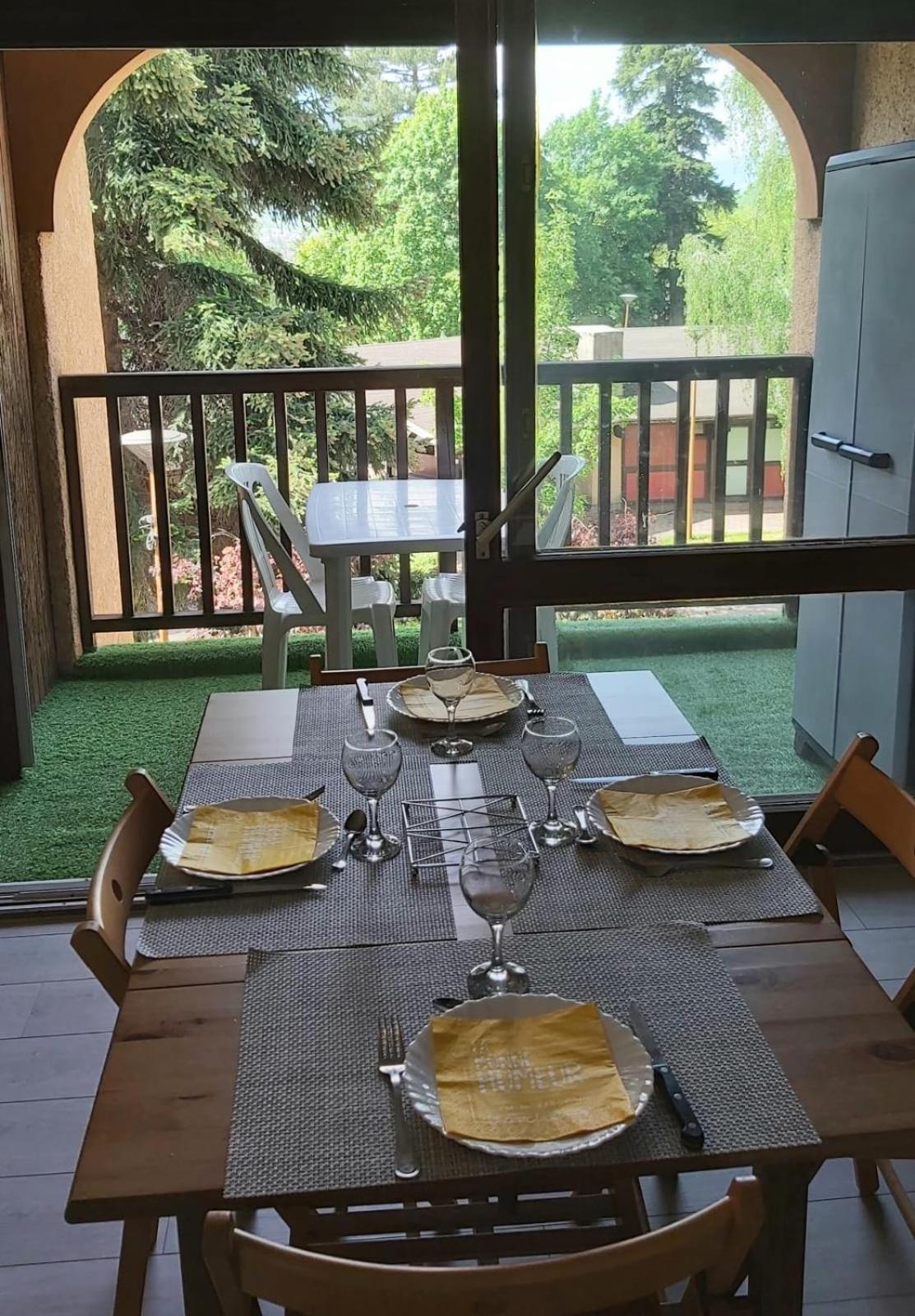 Beautiful studio with balcony in Briançon view 5