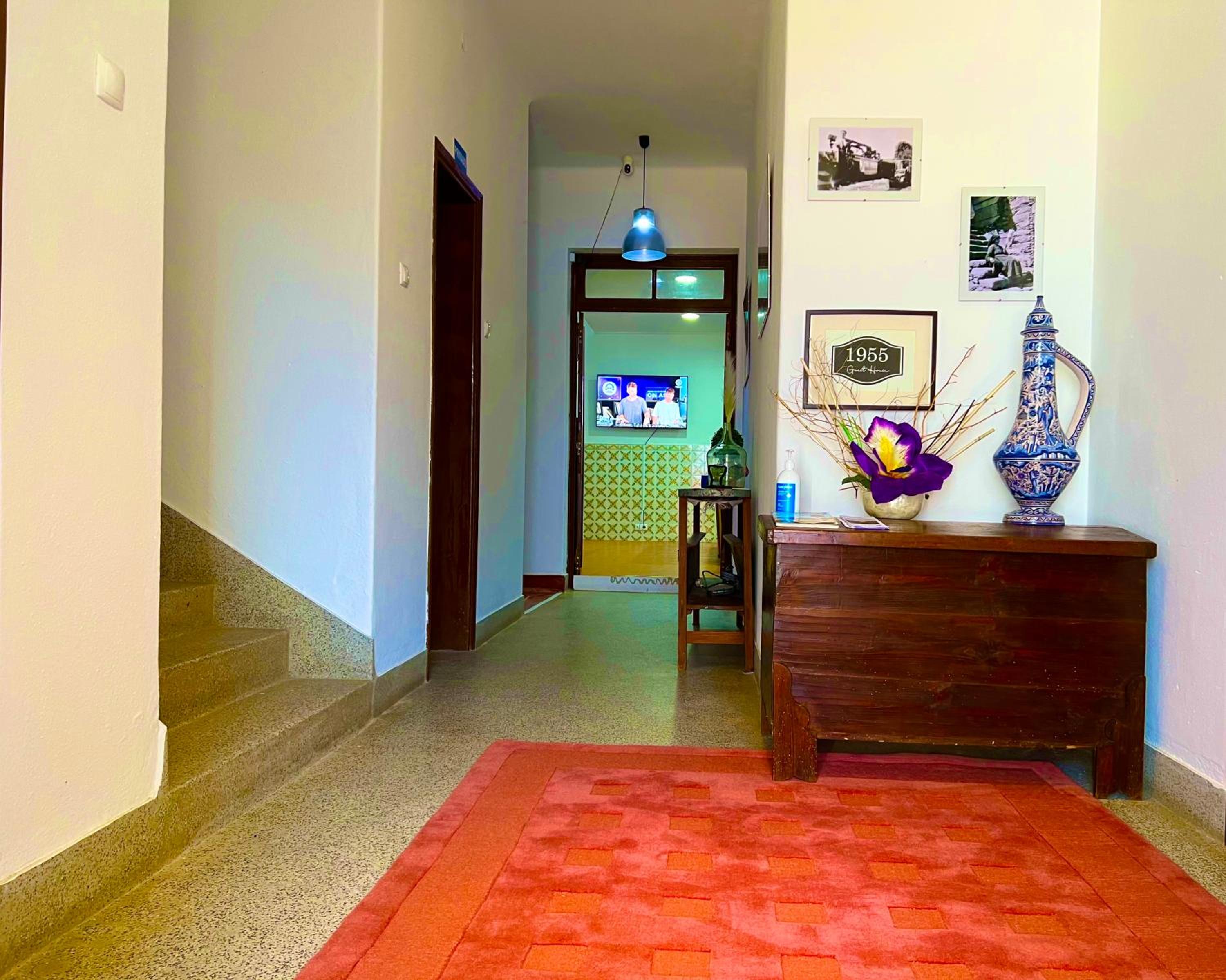 Hotel 1955 Guest House - Image 1