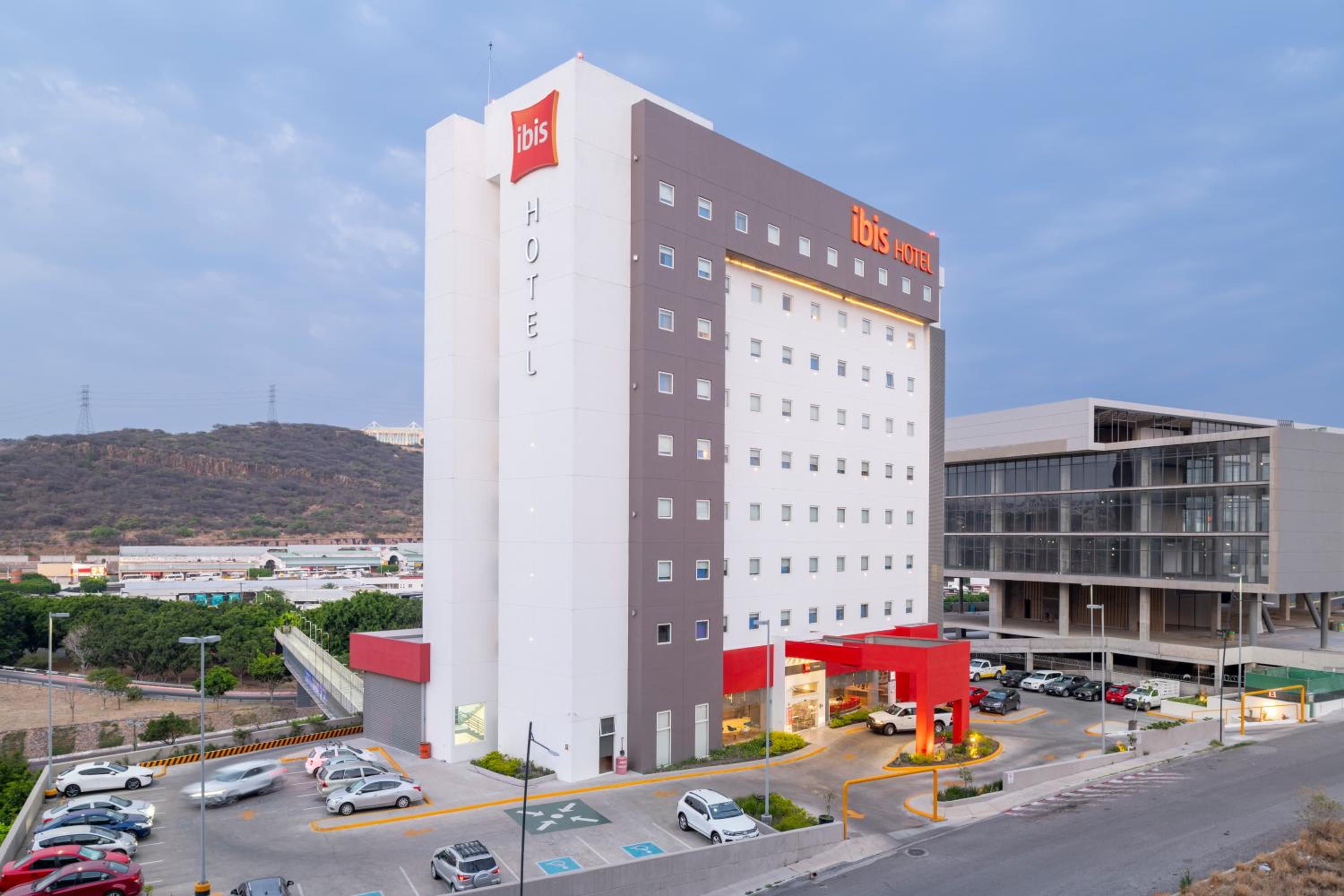 Hotel Ibis Queretaro - Image 1