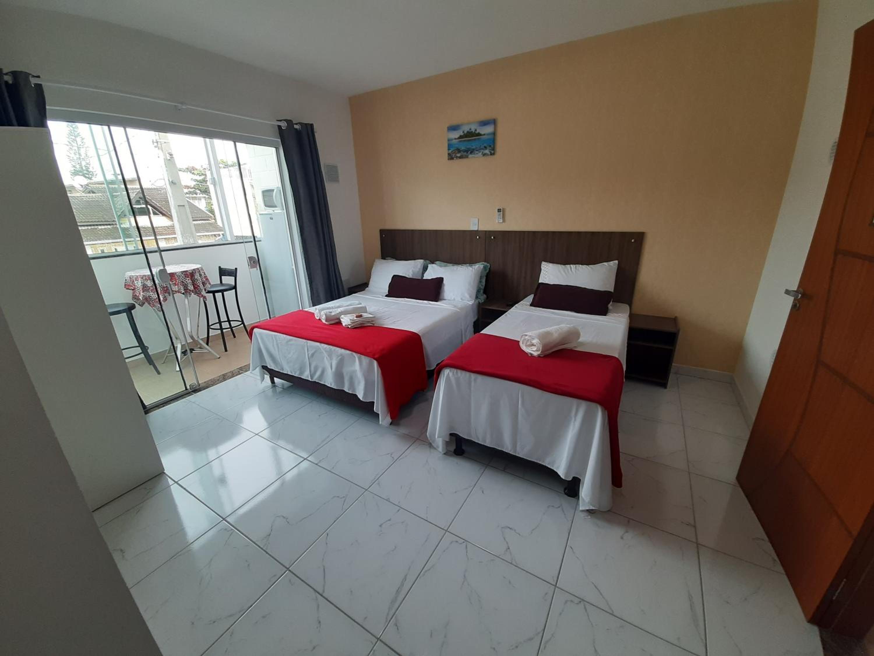 PENHAFLAT, STUDIO COMPLÉTO, C GARAGEM , A 700 m do parque e 120 m da praia