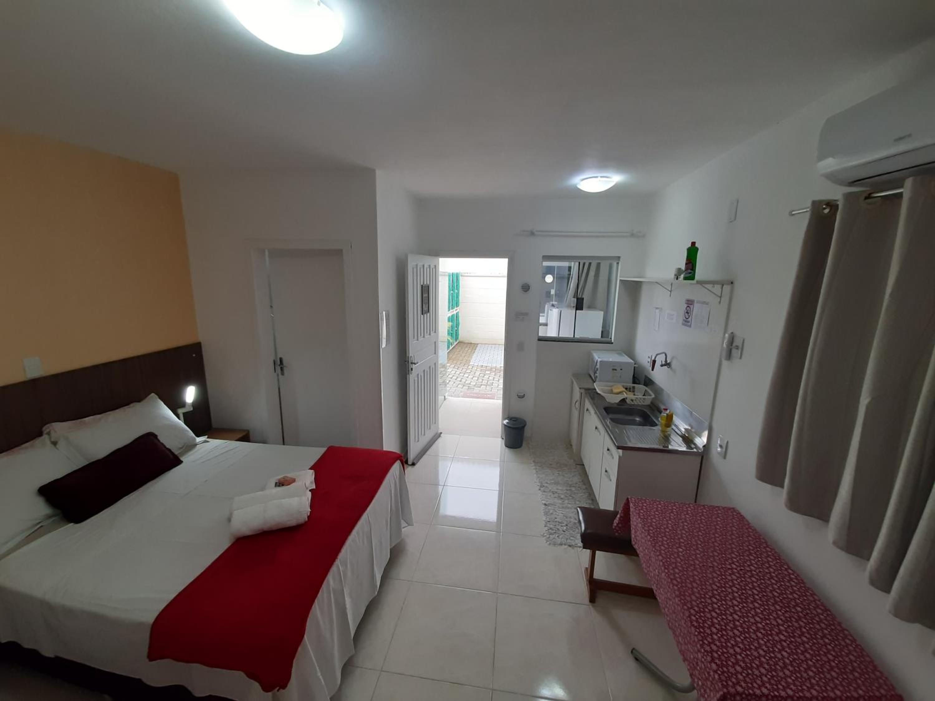 PENHAFLAT, STUDIO COMPLÉTO, C GARAGEM , A 700 m do parque e 120 m da praia