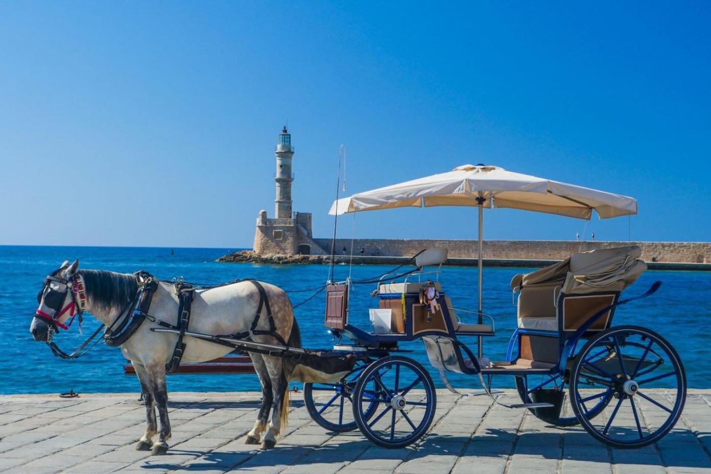 Antigone's Lux Home 10mins walk to beach, old town, city
