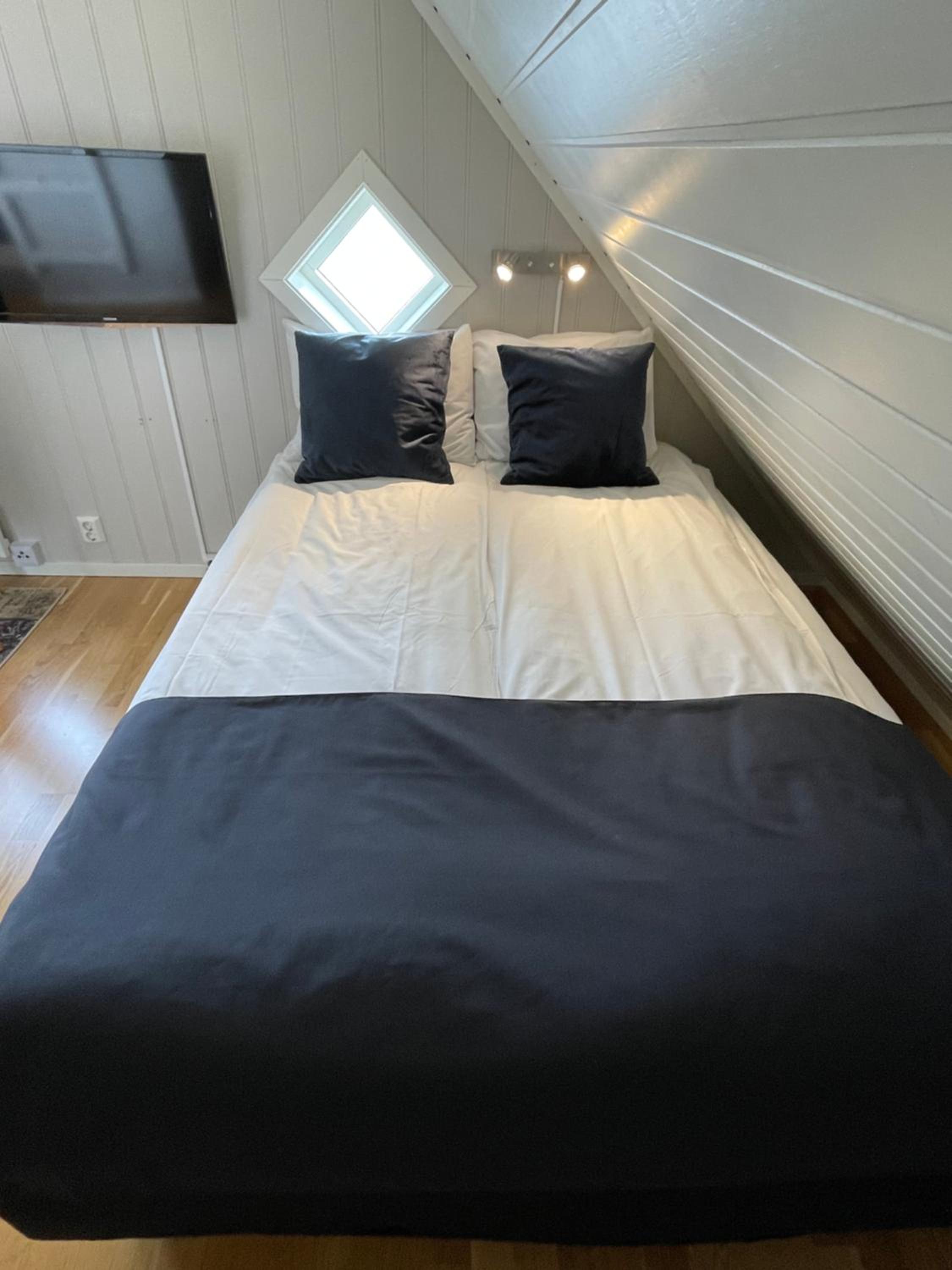 Novatind - Studio apartment with free parking view 4