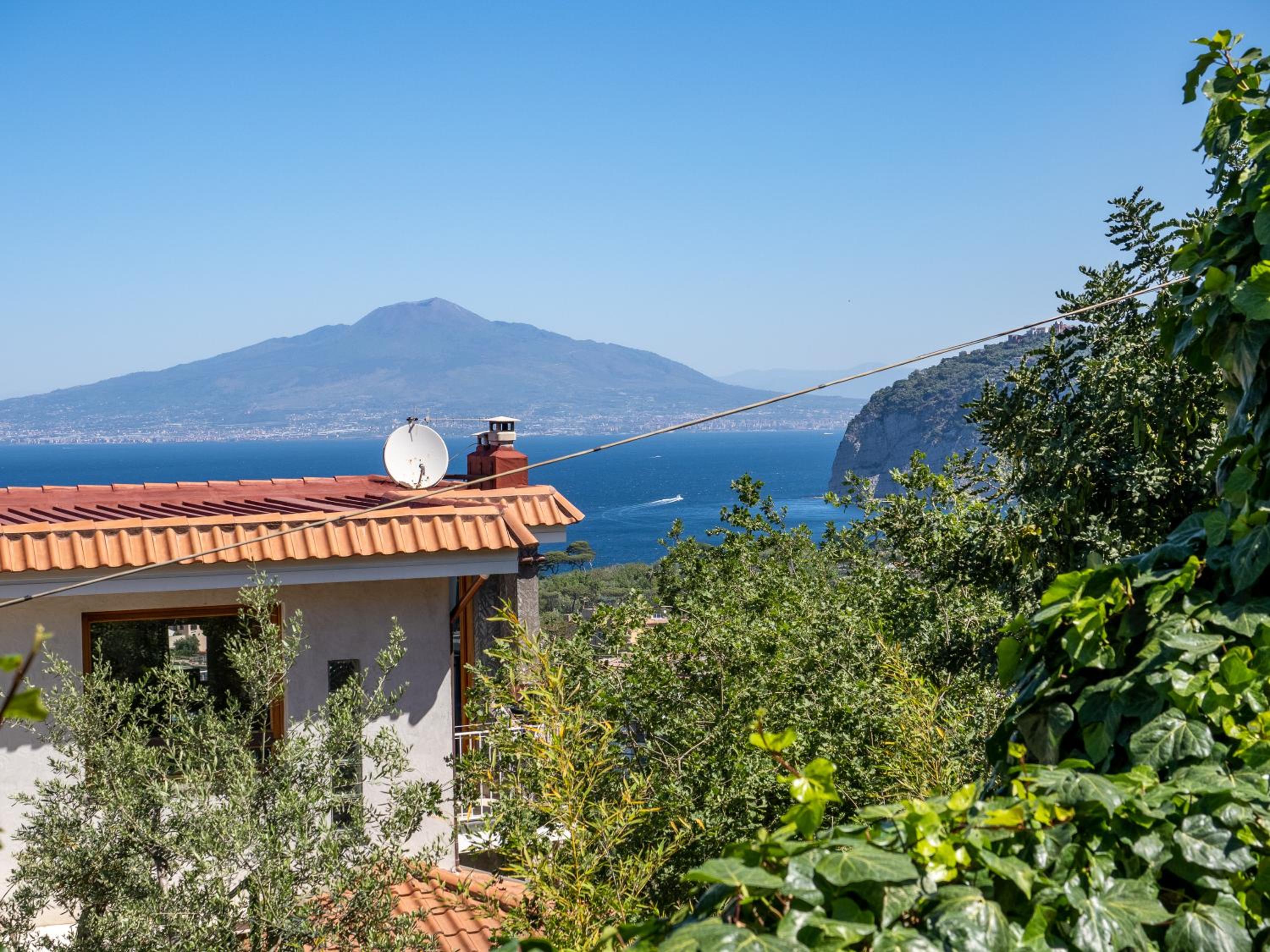 Ulivi Apt - De Vivo Realty Sorrento view 3