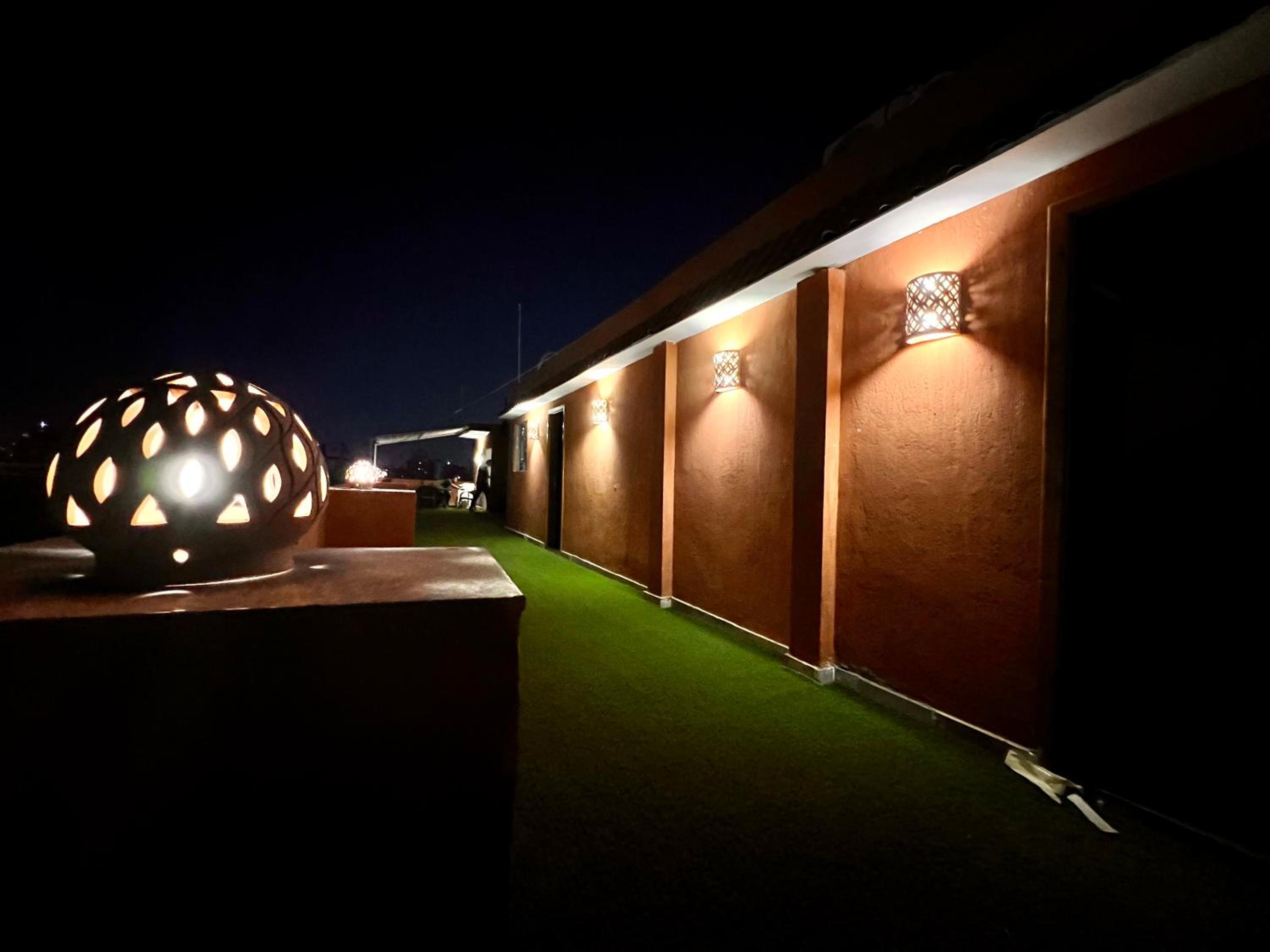 Grand Pyramids Inn