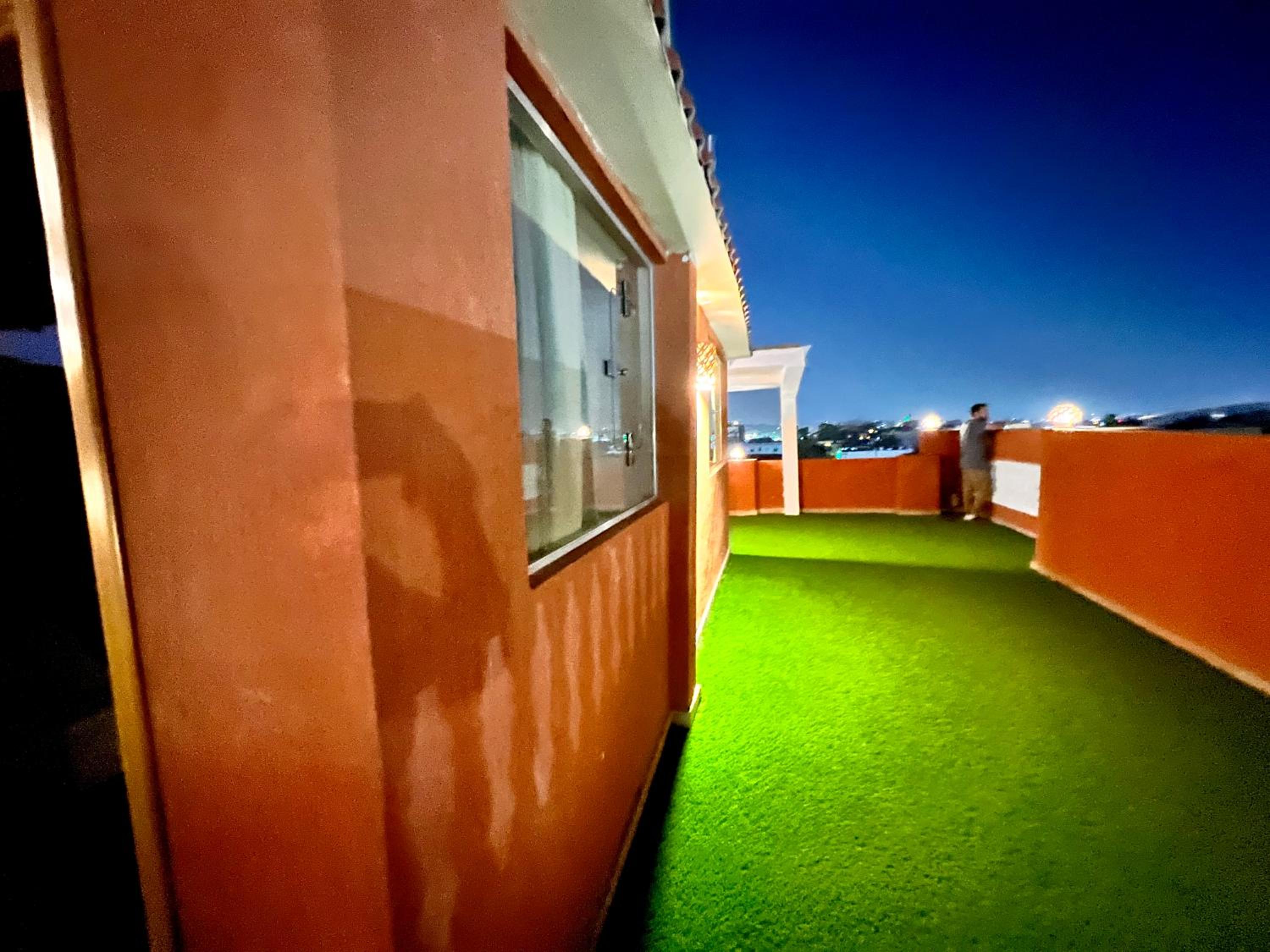 Grand Pyramids Inn