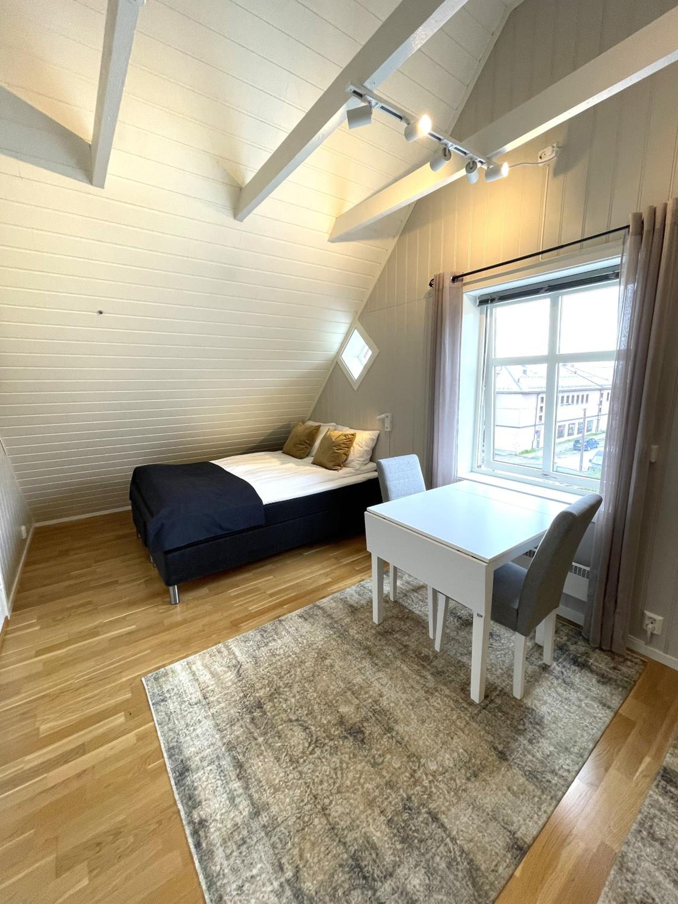 Presttind - Studio apartment with free parking view 3