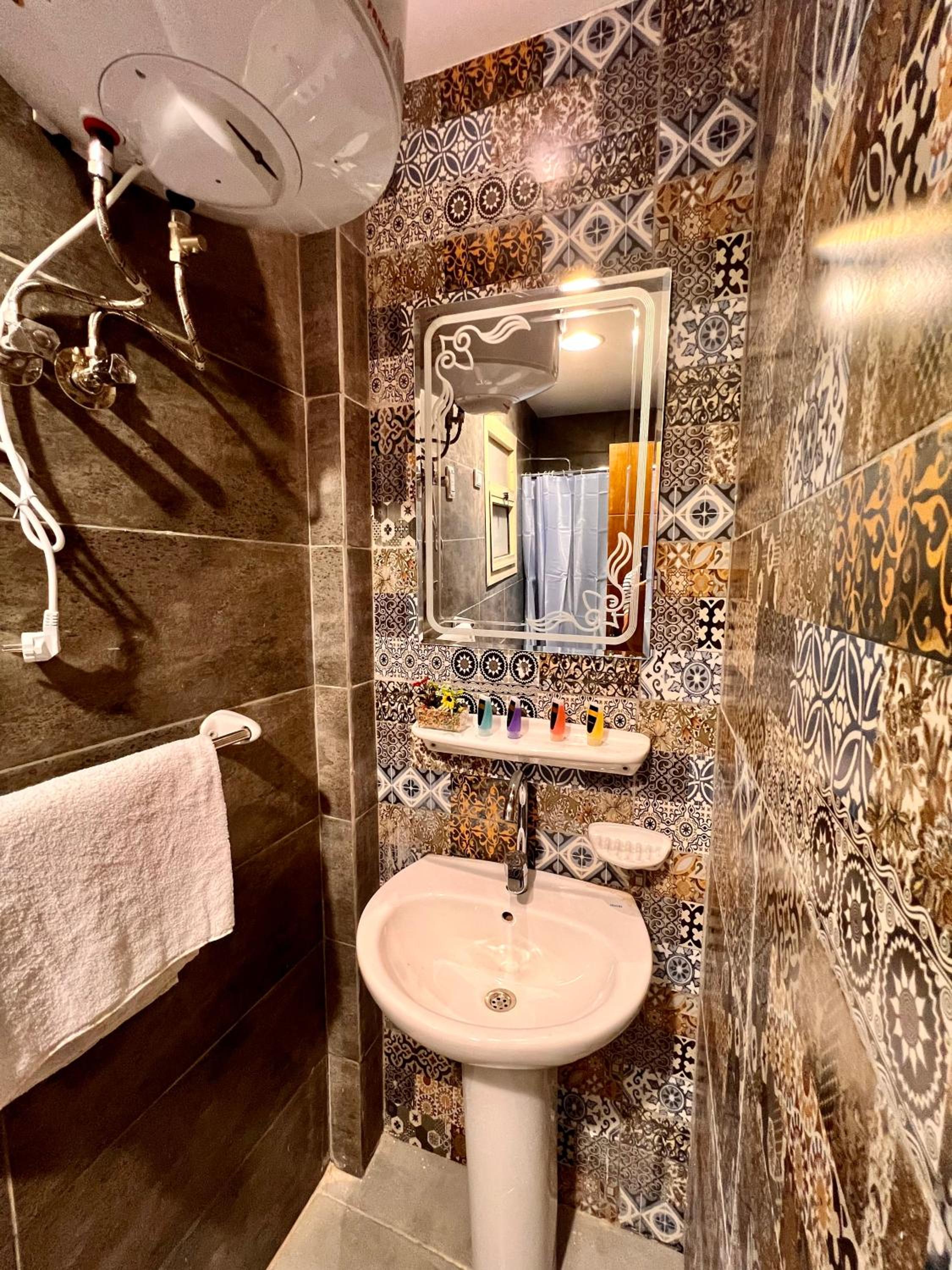 Grand Pyramids Inn