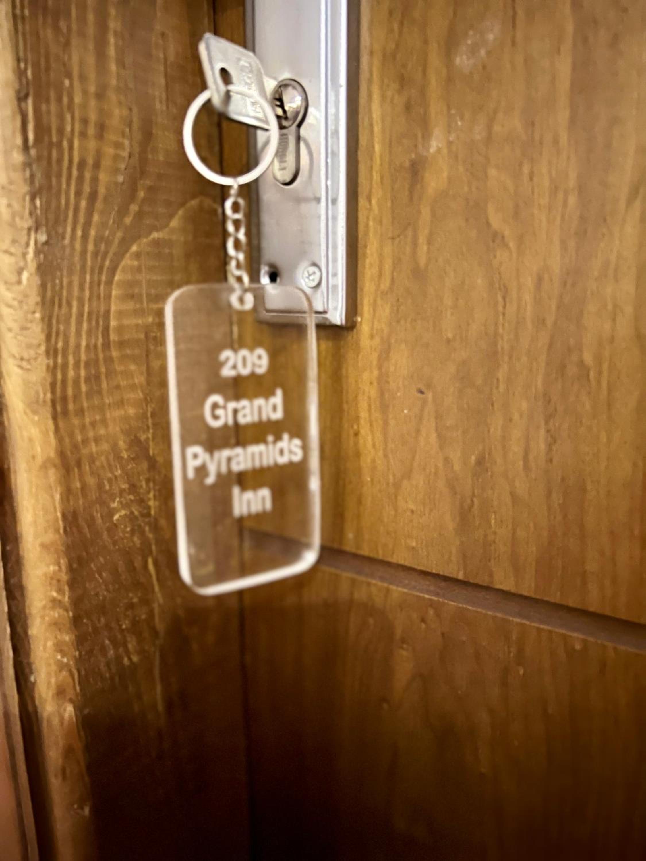 Grand Pyramids Inn