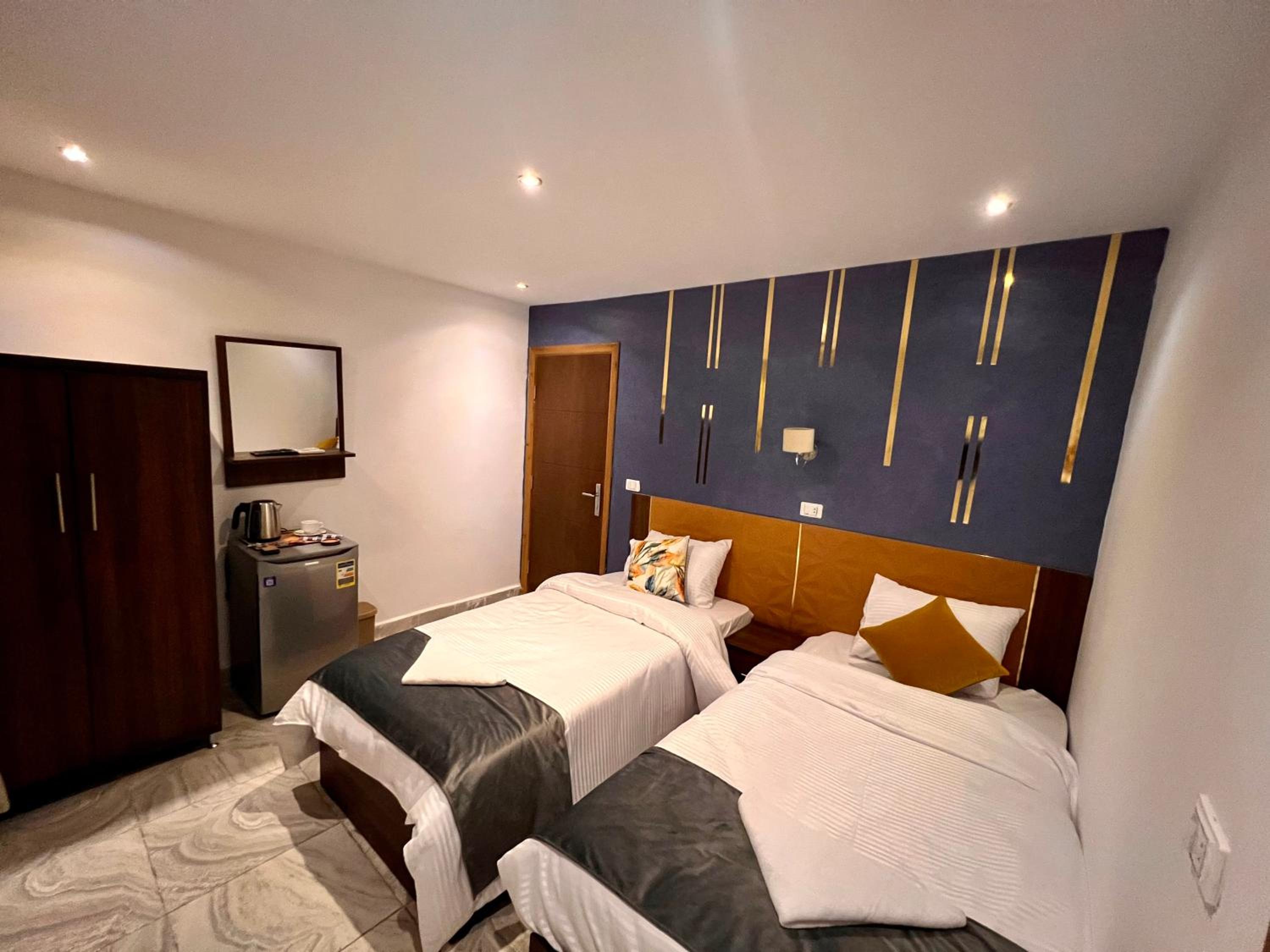 Grand Pyramids Inn