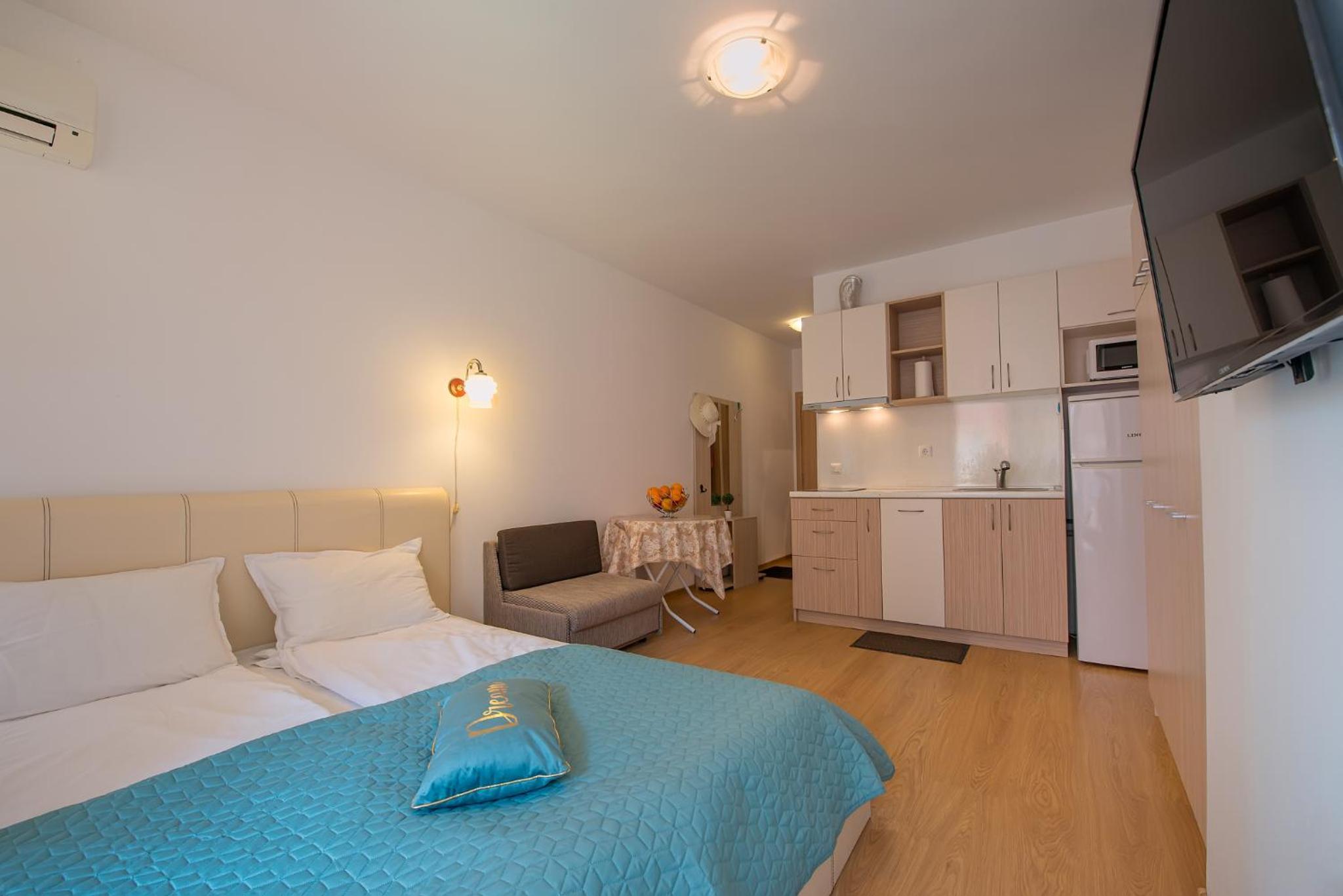 Sunny View Central Holiday Apartments view 4