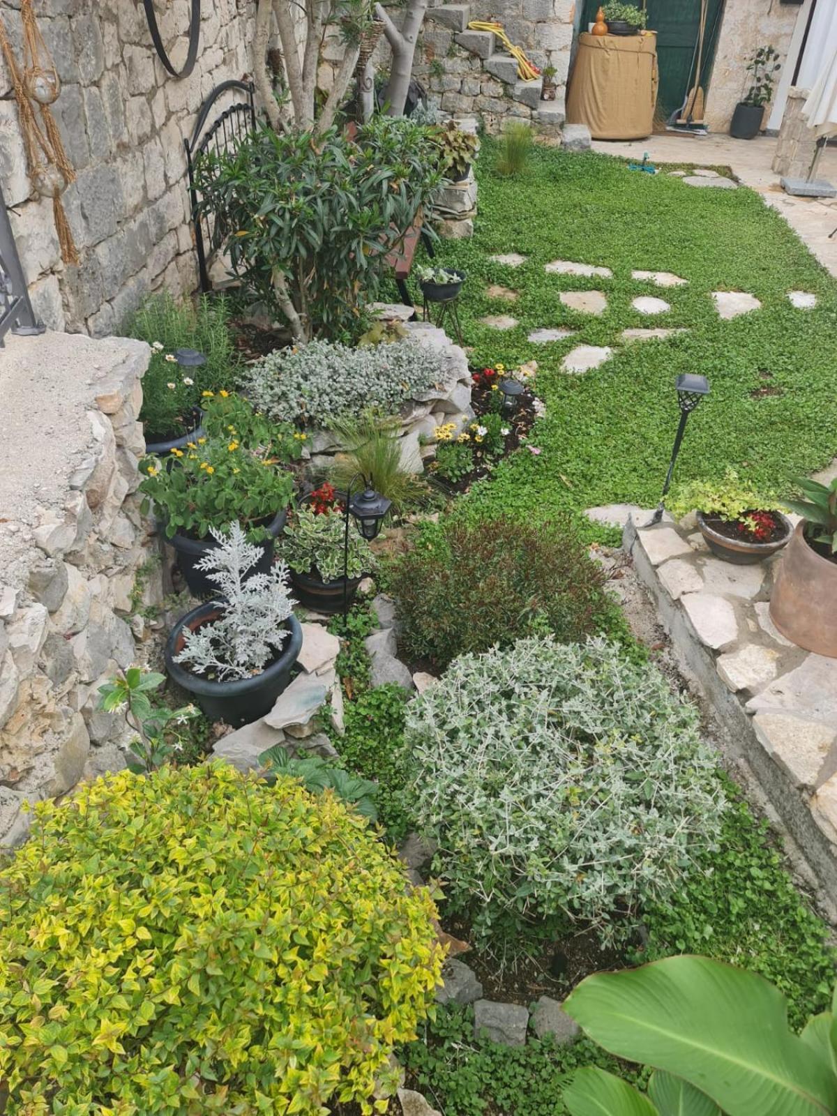 Holiday Home Little Heaven view 4