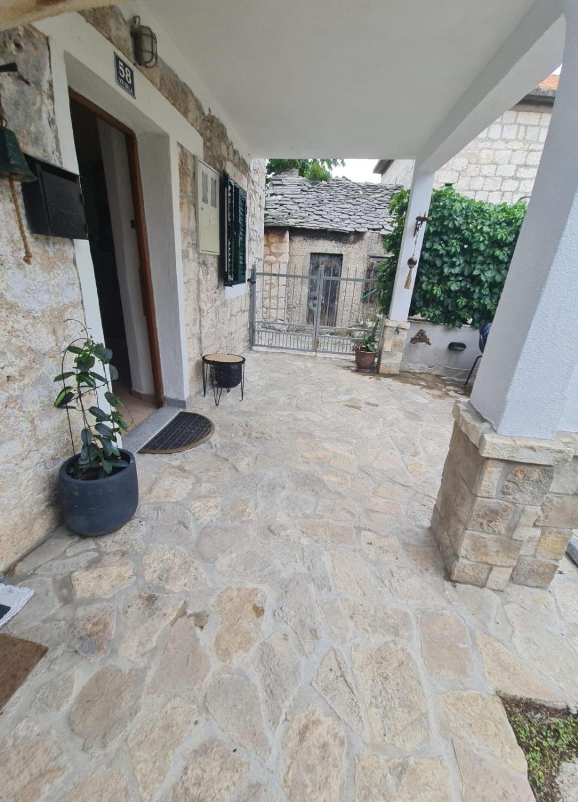 Holiday Home Little Heaven view 5