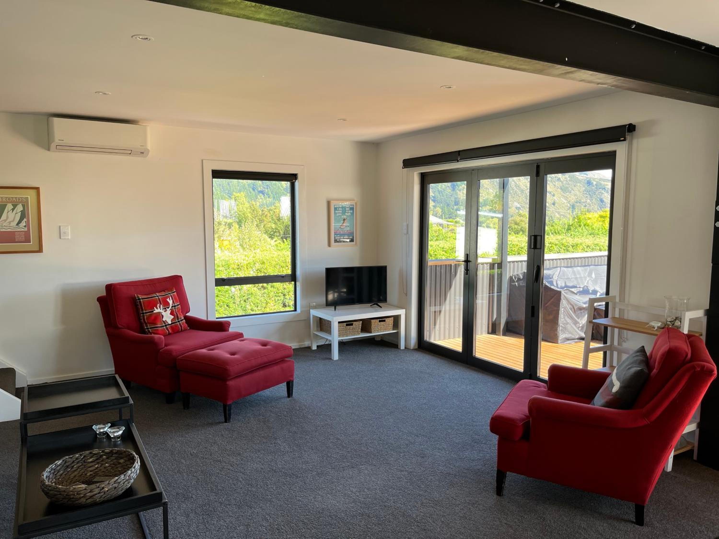 Views on Parry - Lake Hāwea Holiday Home view 3