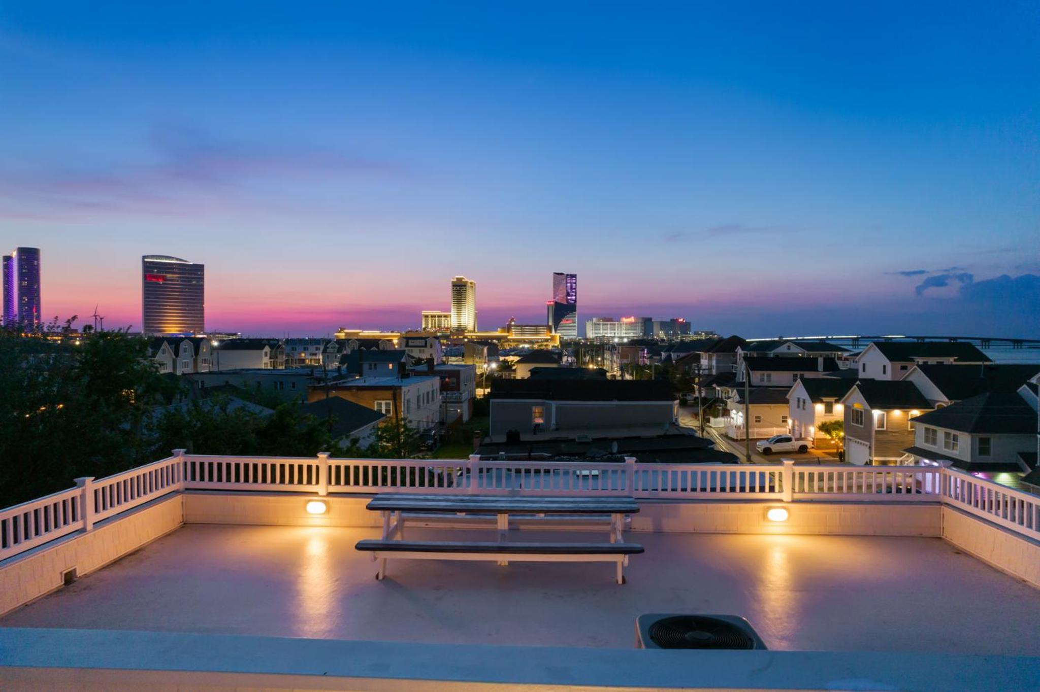 ❤️ The Top End Townhomes with Stunning Views On One-Of-A-Kind Rooftop Deck! WOW! view 3