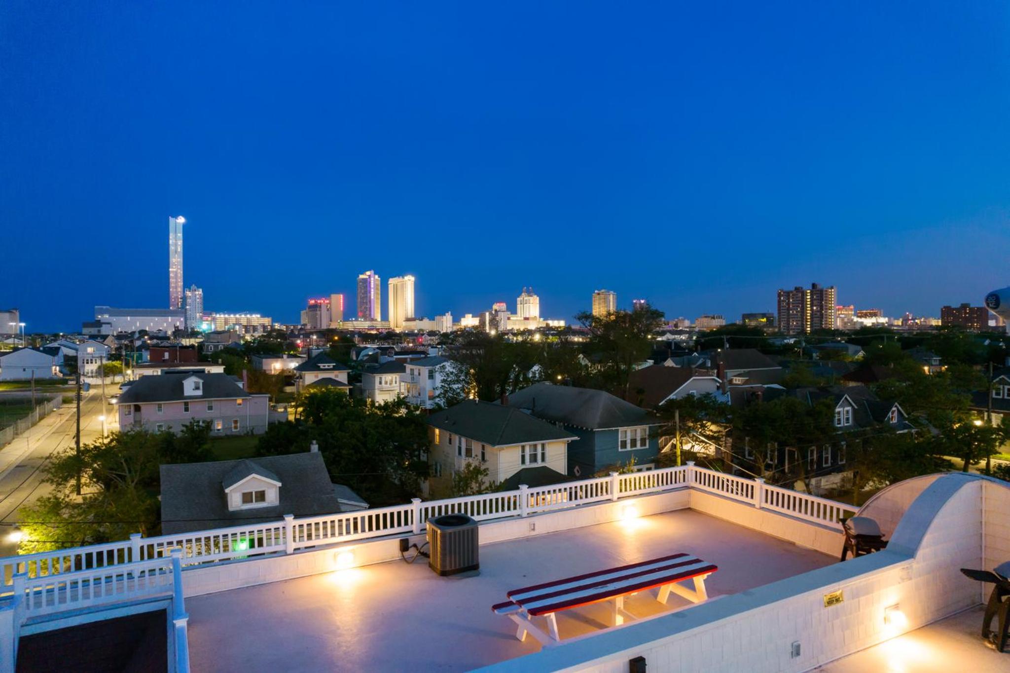 ❤️ The Top End Townhomes with Stunning Views On One-Of-A-Kind Rooftop Deck! WOW! view 4