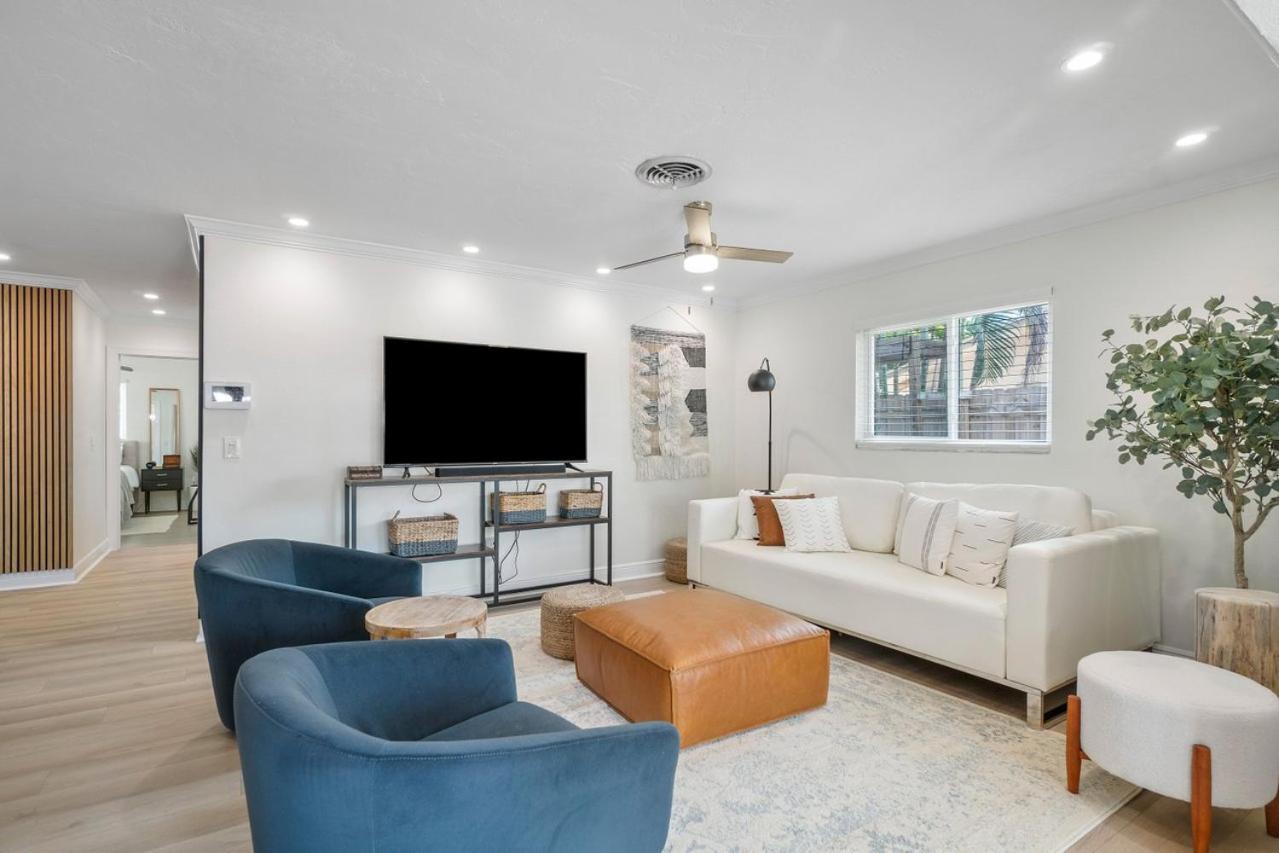 West Palm Beach Vacations - Chic Coastal - Heated Pool per request, Near PGA  Everything! - Property Image 5