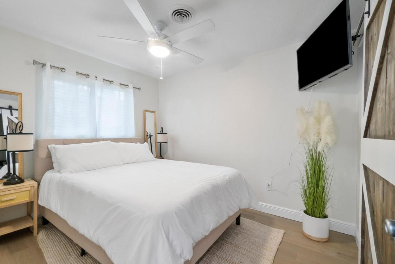 Chic Coastal - Heated Pool per request, Near PGA  Everything! - Property Image 37