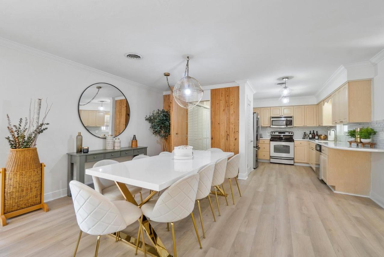 Chic Coastal - Heated Pool per request, Near PGA  Everything! - Property Image 4