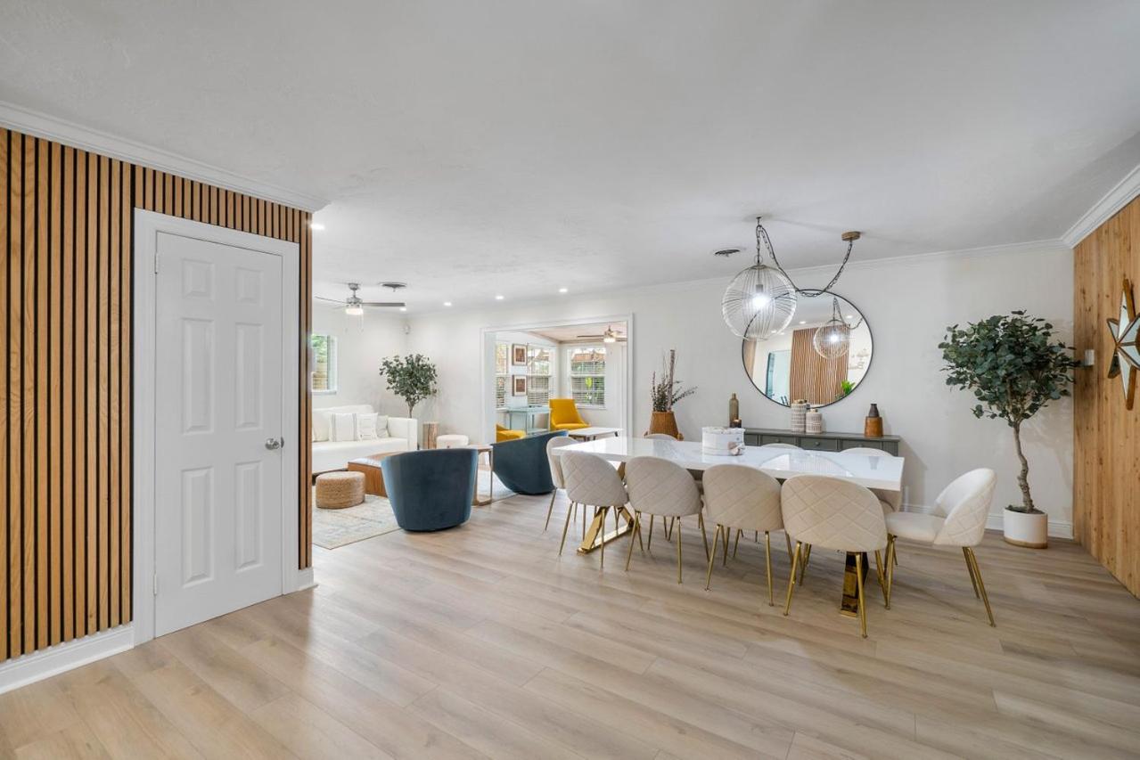 Chic Coastal - Heated Pool per request, Near PGA  Everything! - Property Image 10