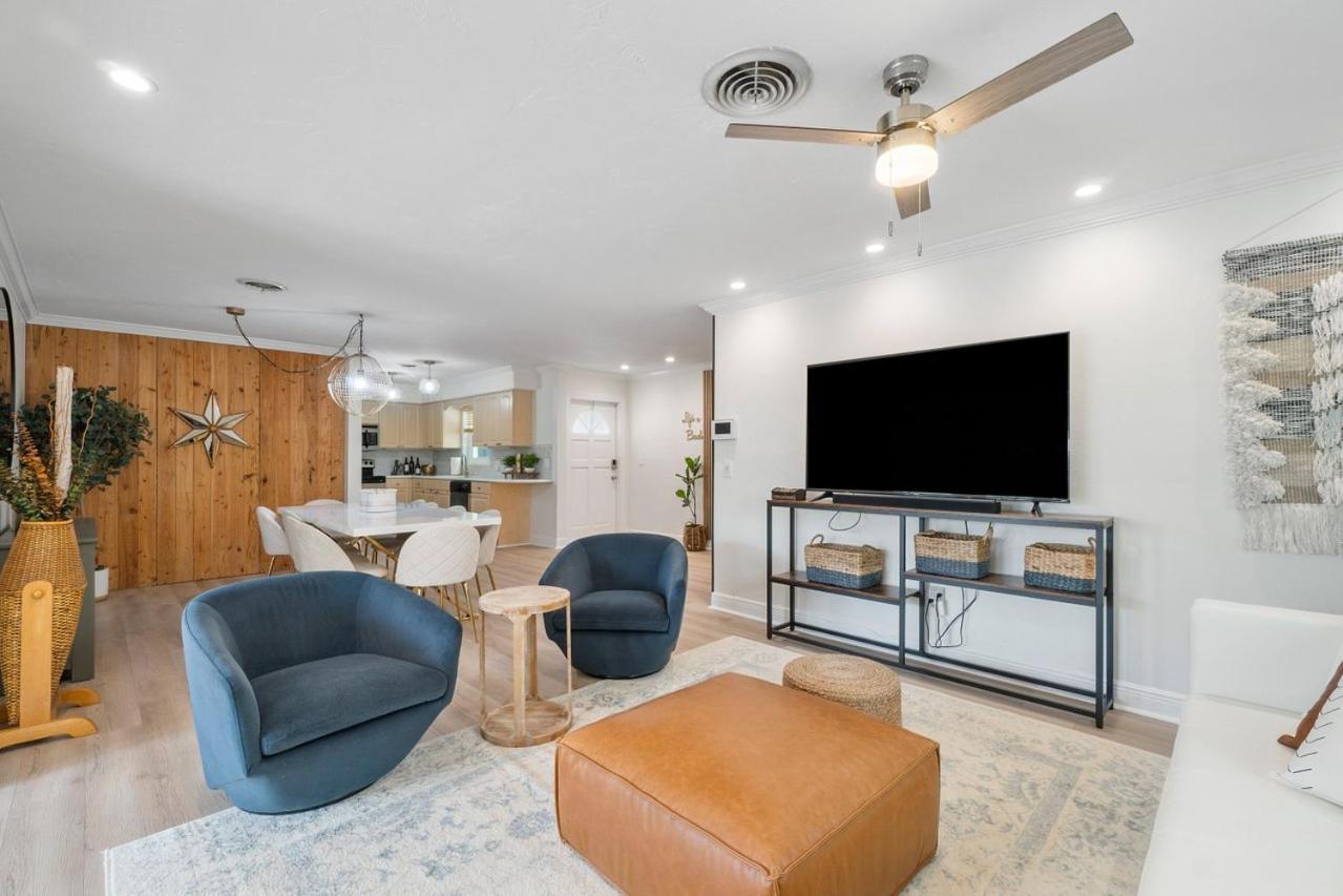 Chic Coastal - Heated Pool per request, Near PGA  Everything! - Property Image 14