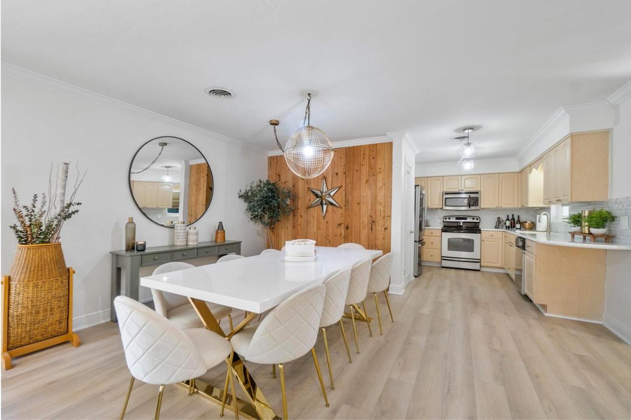 Chic Coastal - Heated Pool per request, Near PGA  Everything! - Property Image 16